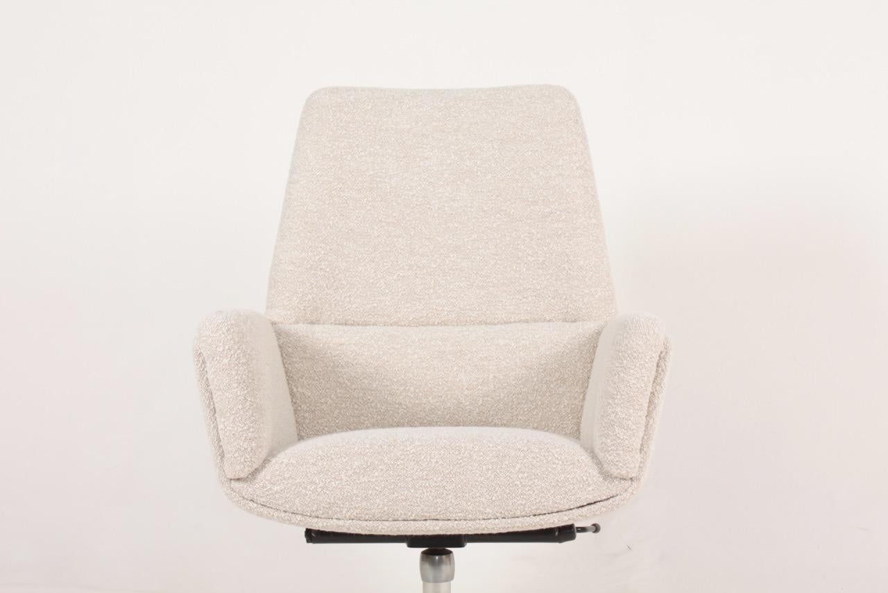 Swivel chair in new fabric designed by Finn Juhl M.A.A for France & Son. Made in Denmark. Great condition.