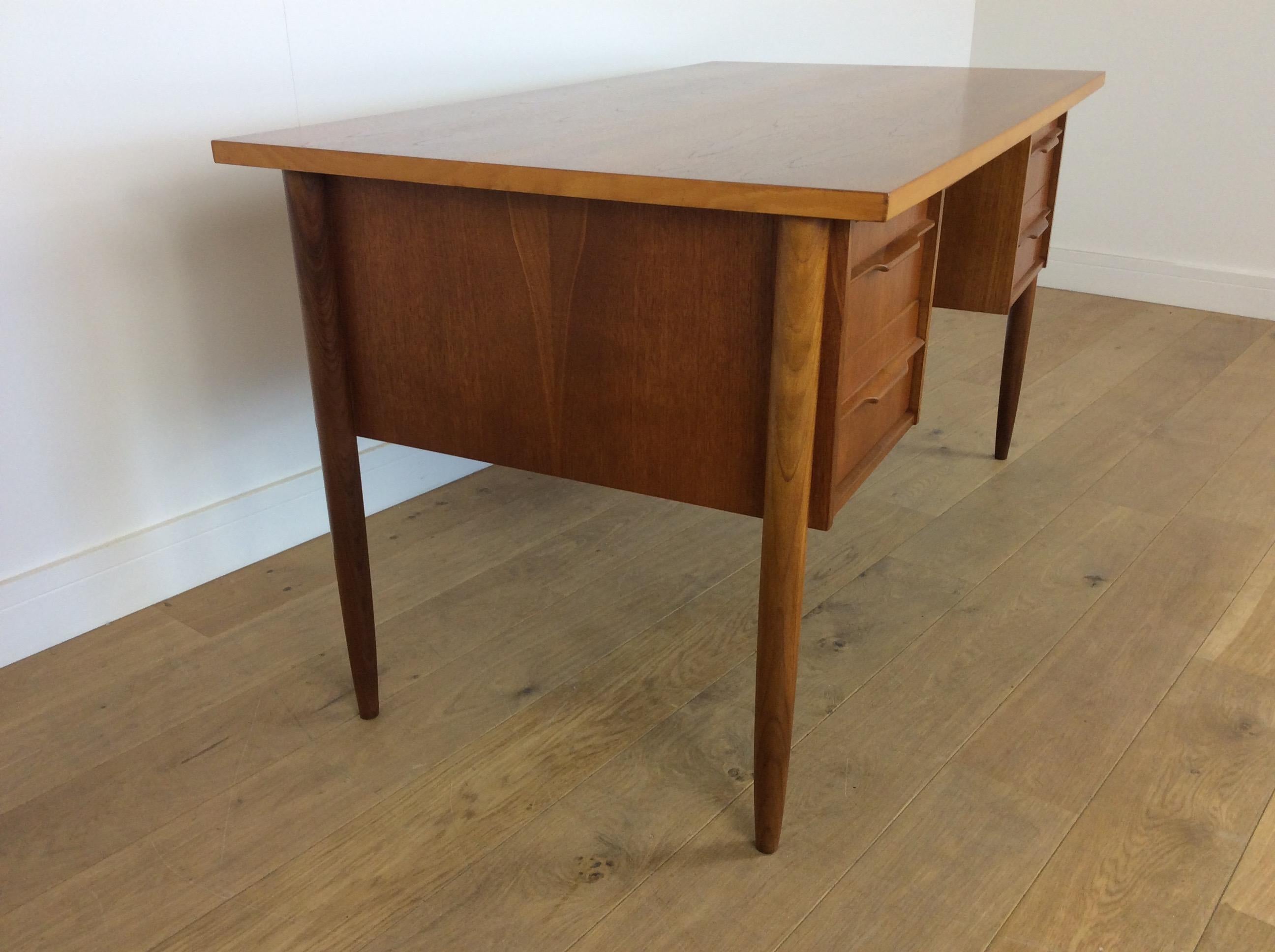 Midcentury desk 2