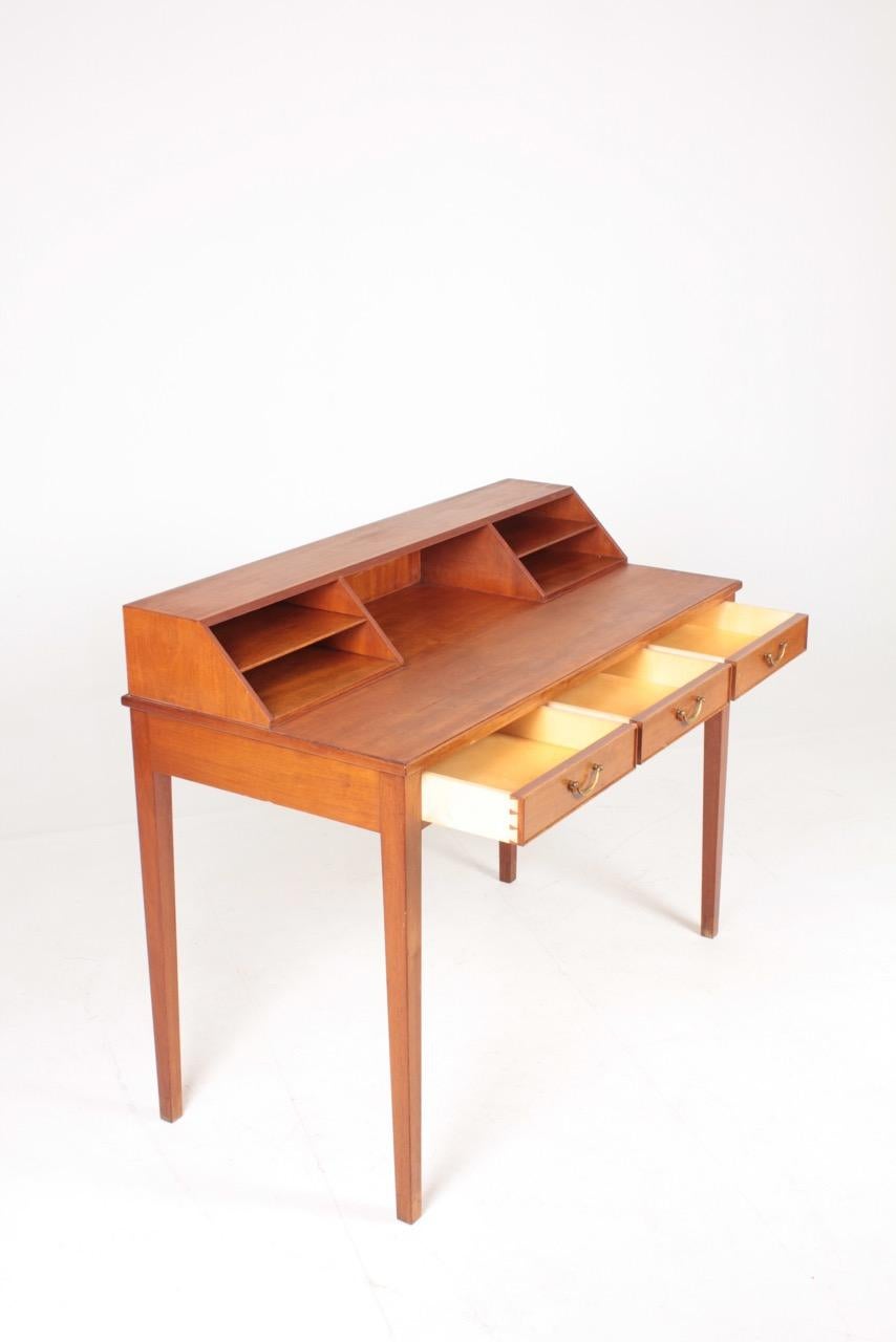 Midcentury Desk in Mahogany with Organizer Designed by Ole Wanscher, 1950s In Good Condition In Lejre, DK