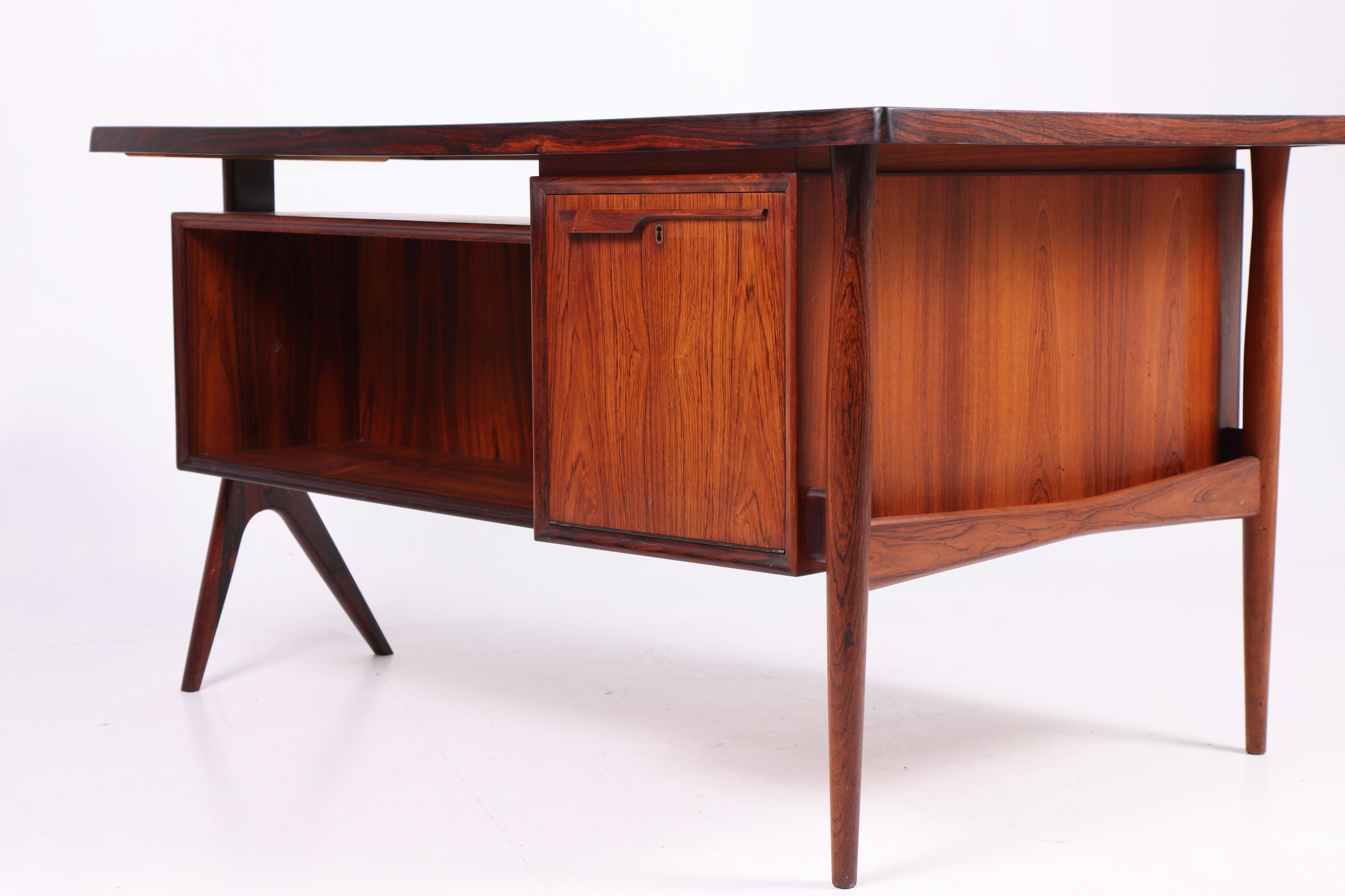 Schreibtisch aus der Mitte des Jahrhunderts aus Palisanderholz, hergestellt in Dänemark 1960er Jahre im Angebot 4