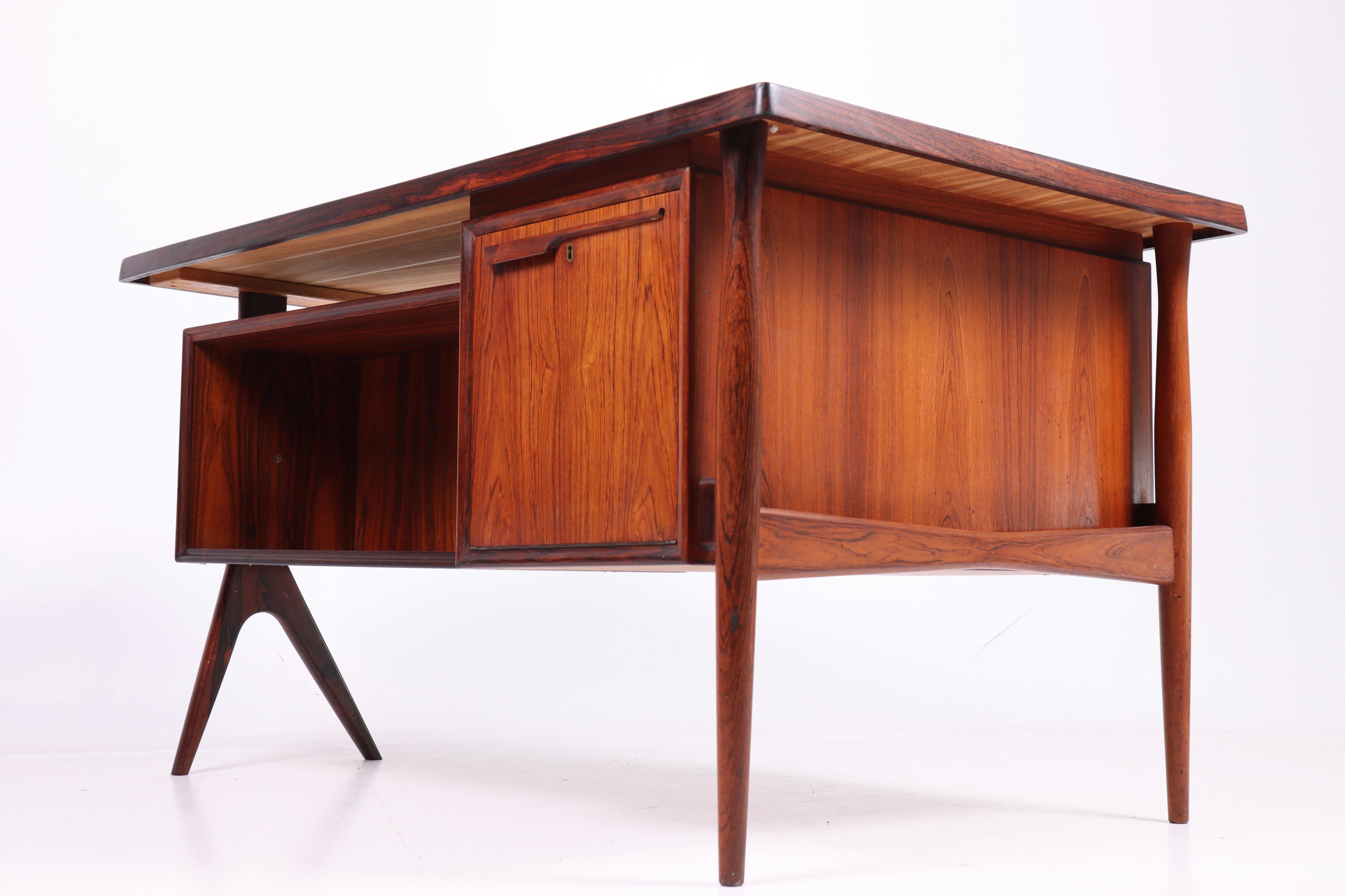 Schreibtisch aus der Mitte des Jahrhunderts aus Palisanderholz, hergestellt in Dänemark 1960er Jahre im Angebot 5