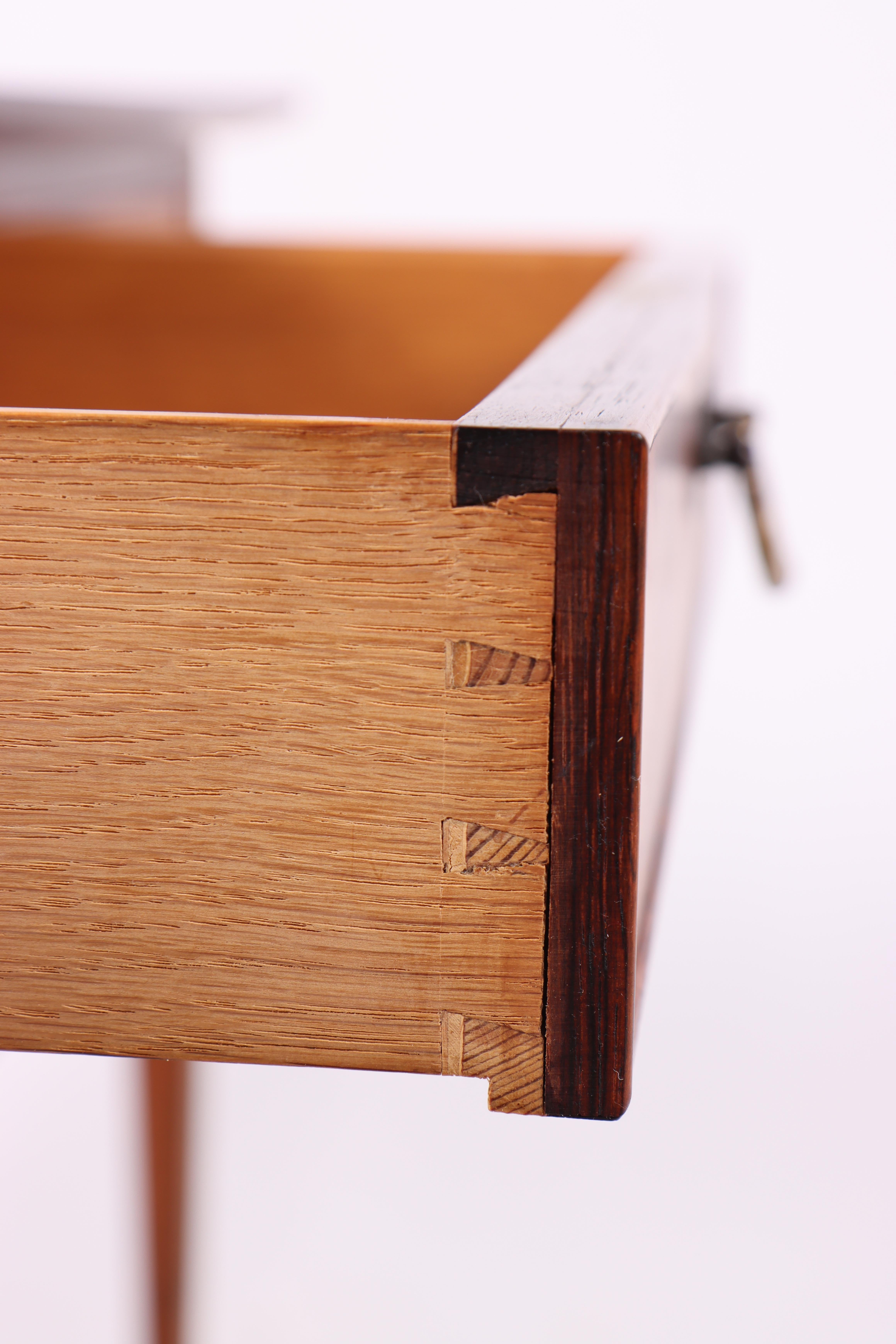 Scrivania del Medioevo in legno di palissandro, Made in Denmark anni '60 in vendita 2