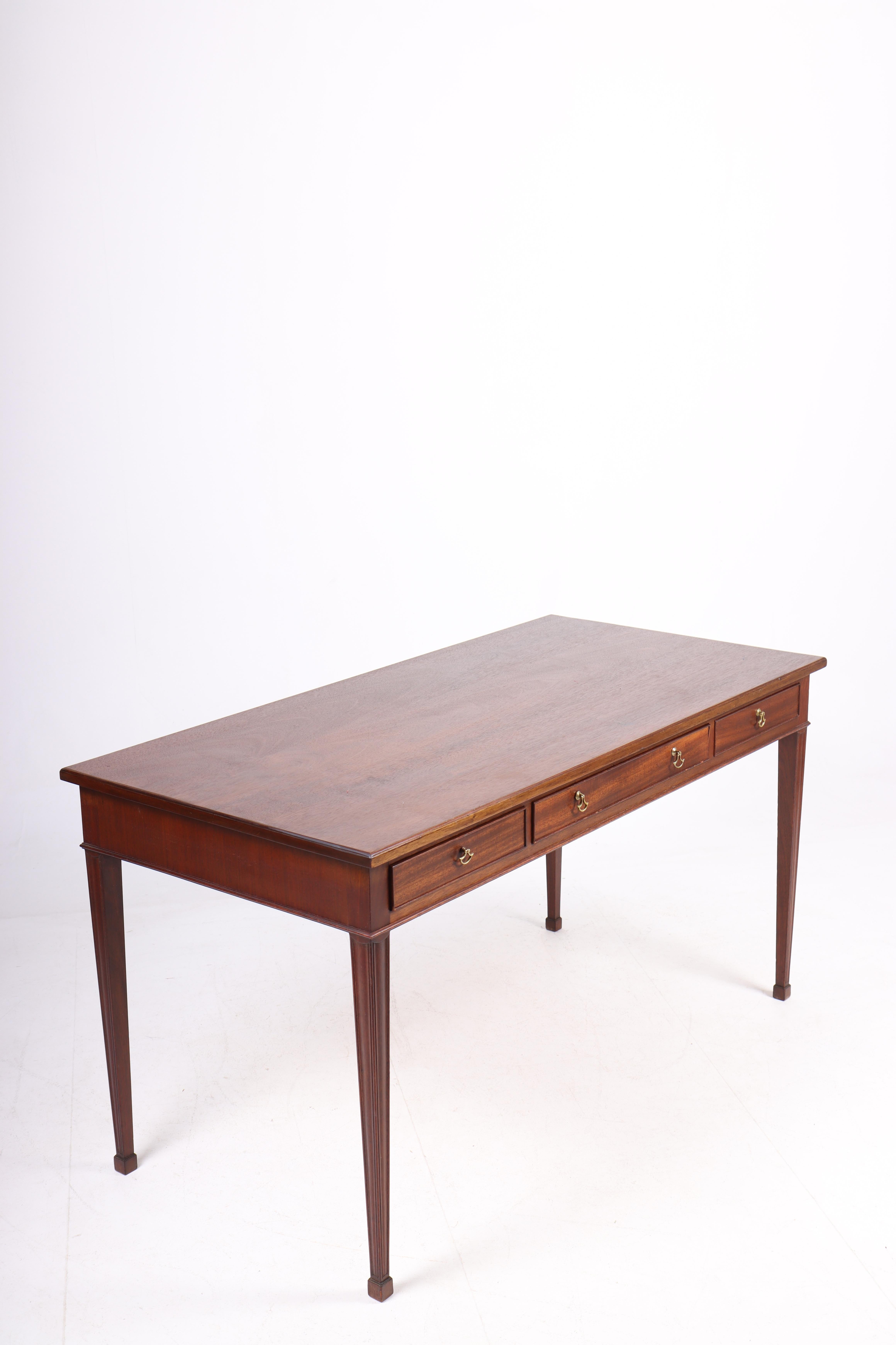 Midcentury Desk in Mahogany Designed by Frits Heningsen, 1950s In Good Condition In Lejre, DK