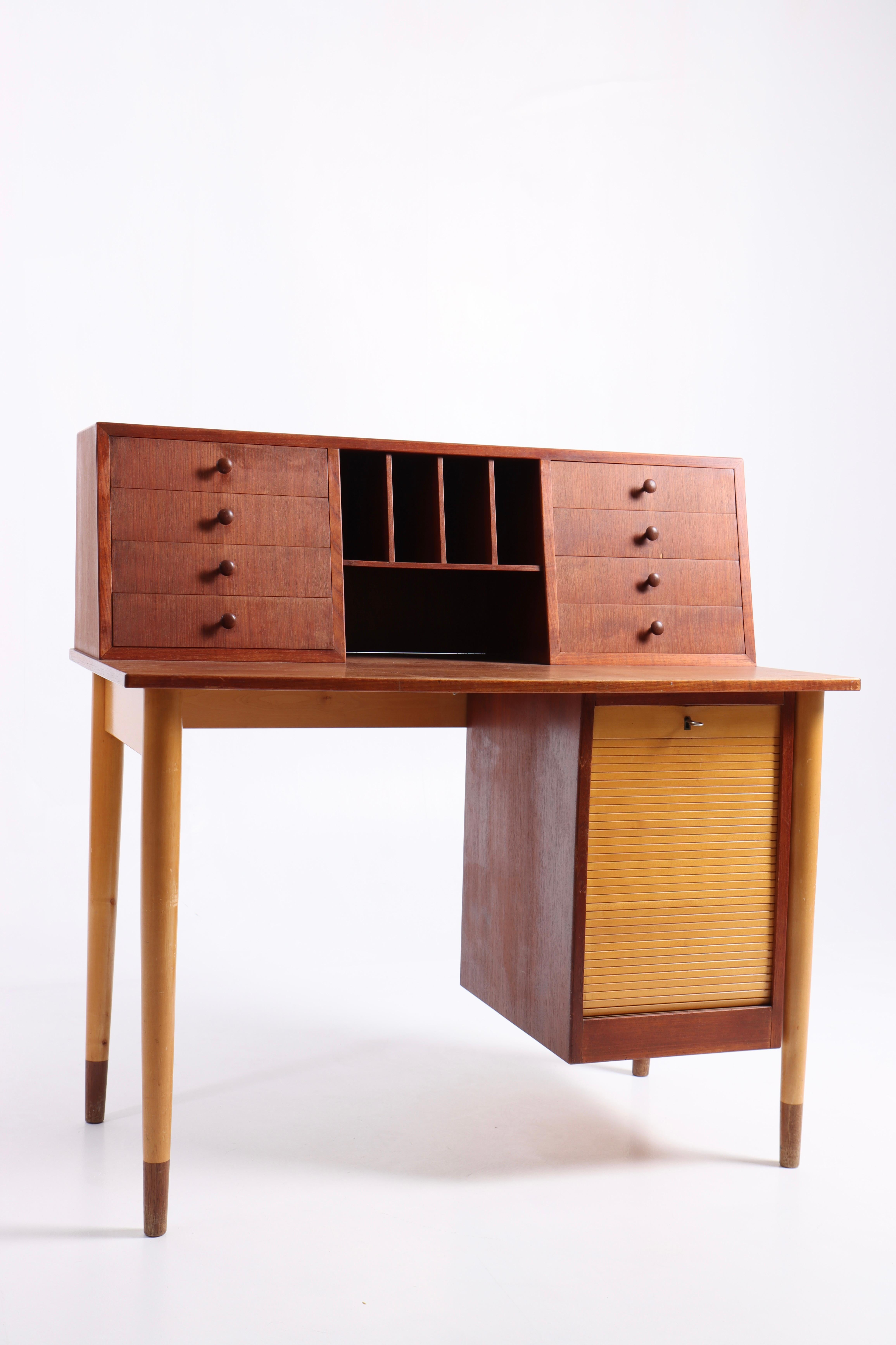 Scandinavian Modern Midcentury Desk in Teak & Beech with Organizer, 1950s For Sale