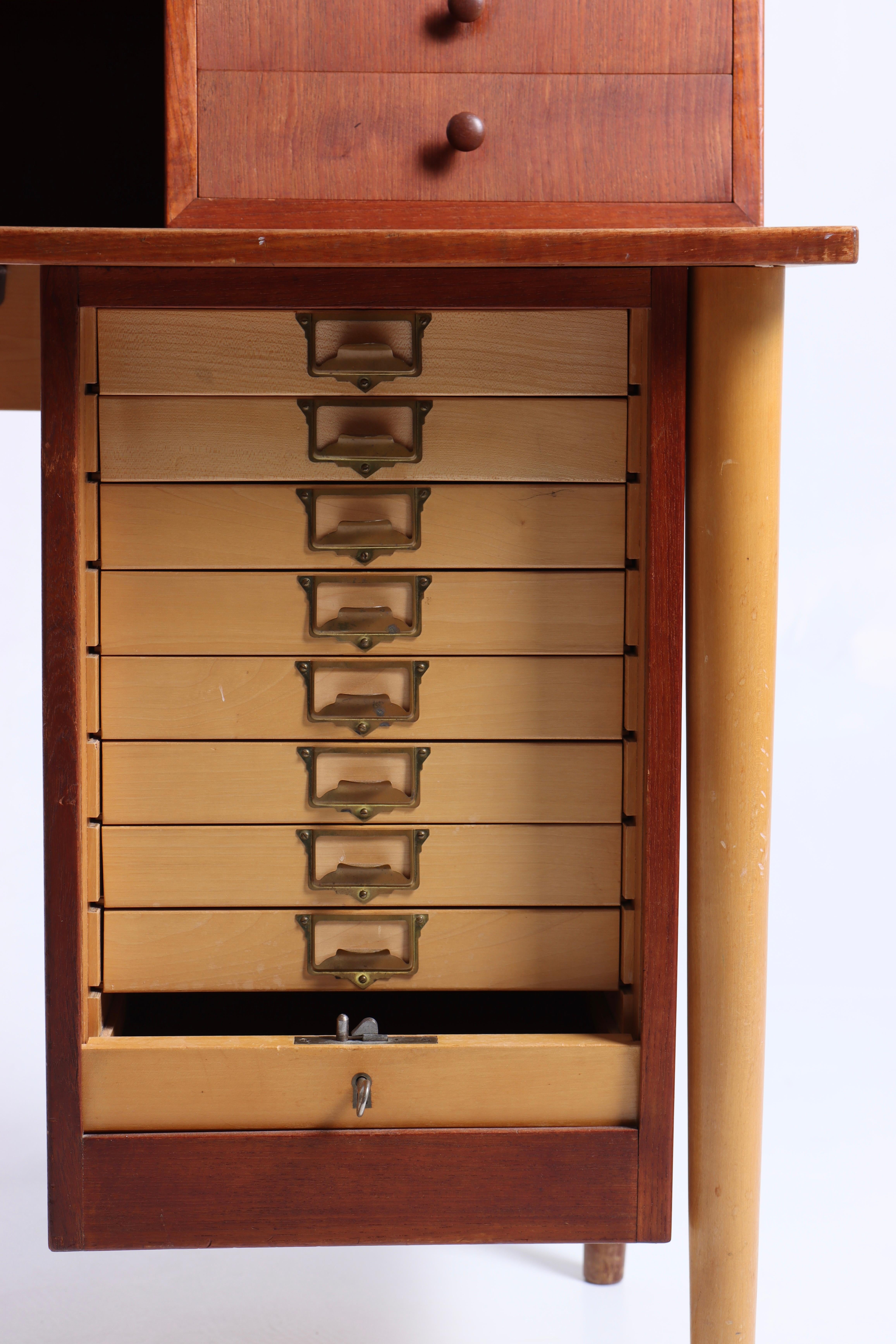 Midcentury Desk in Teak & Beech with Organizer, 1950s In Good Condition In Lejre, DK