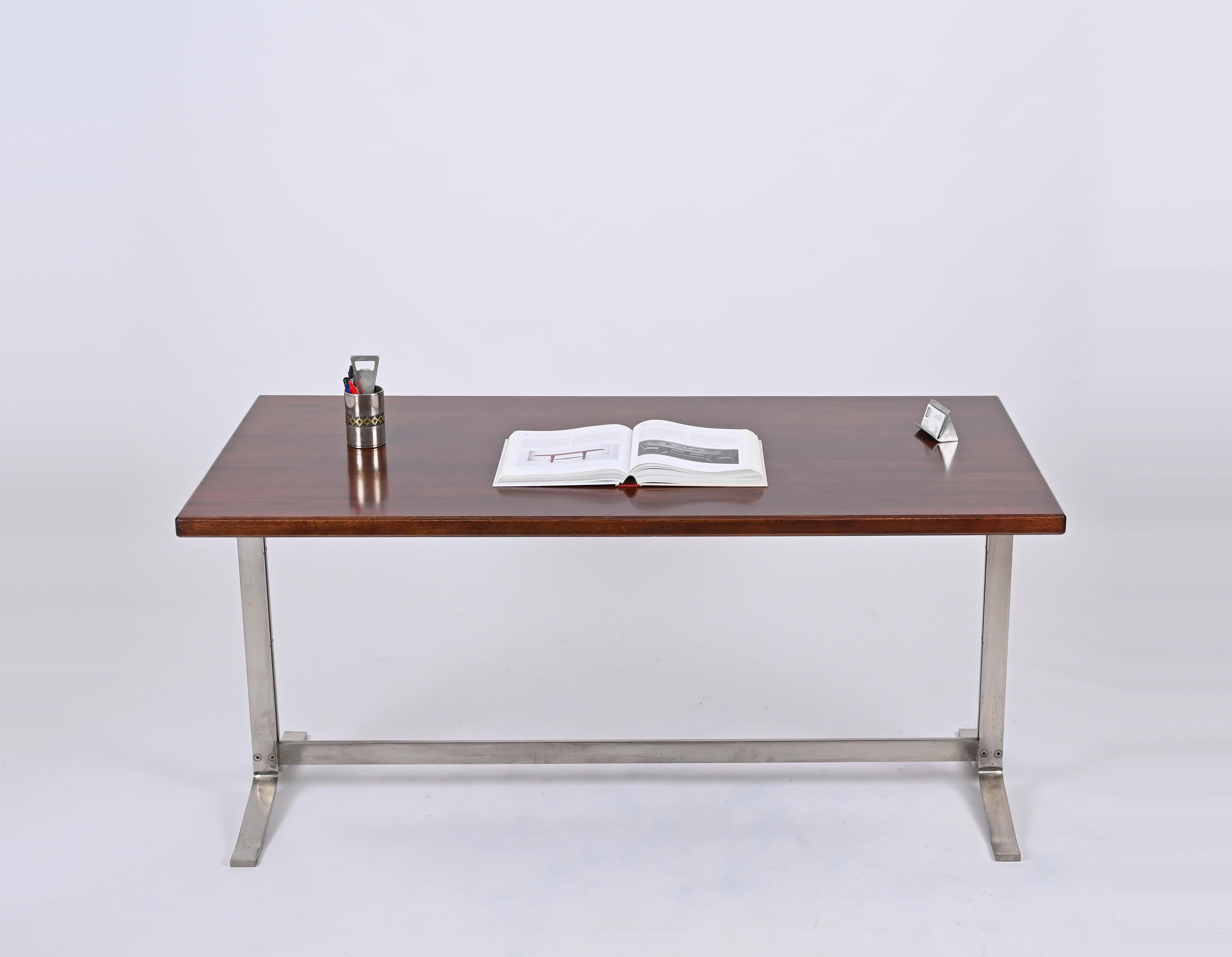 Schreibtisch aus Nussbaum und Stahl aus der Mitte des Jahrhunderts von Moscatelli für Formanova, Italien, 1965 (Moderne der Mitte des Jahrhunderts) im Angebot