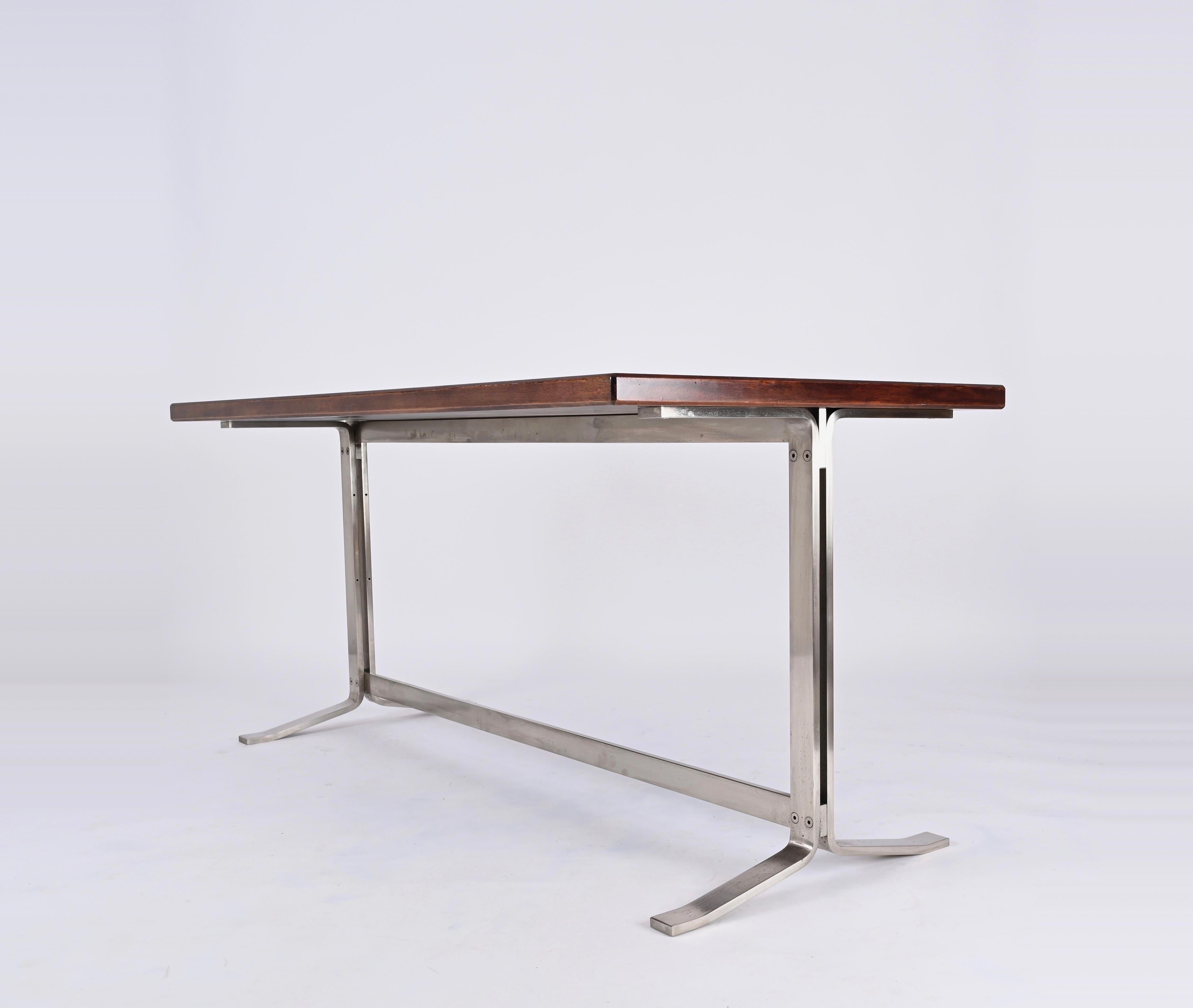 Schreibtisch aus Nussbaum und Stahl aus der Mitte des Jahrhunderts von Moscatelli für Formanova, Italien, 1965 (Mitte des 20. Jahrhunderts) im Angebot
