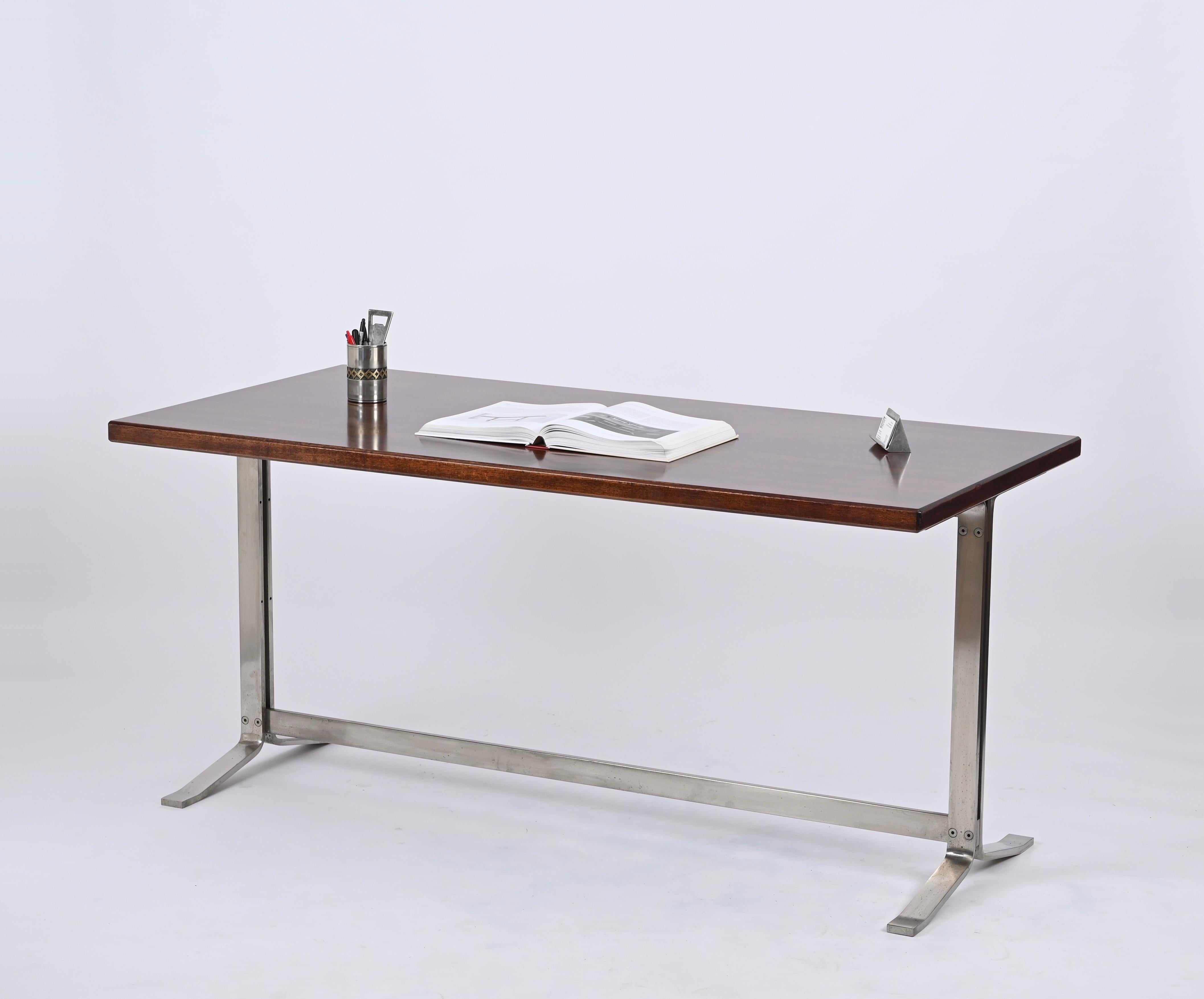 Schreibtisch aus Nussbaum und Stahl aus der Mitte des Jahrhunderts von Moscatelli für Formanova, Italien, 1965 im Angebot 1