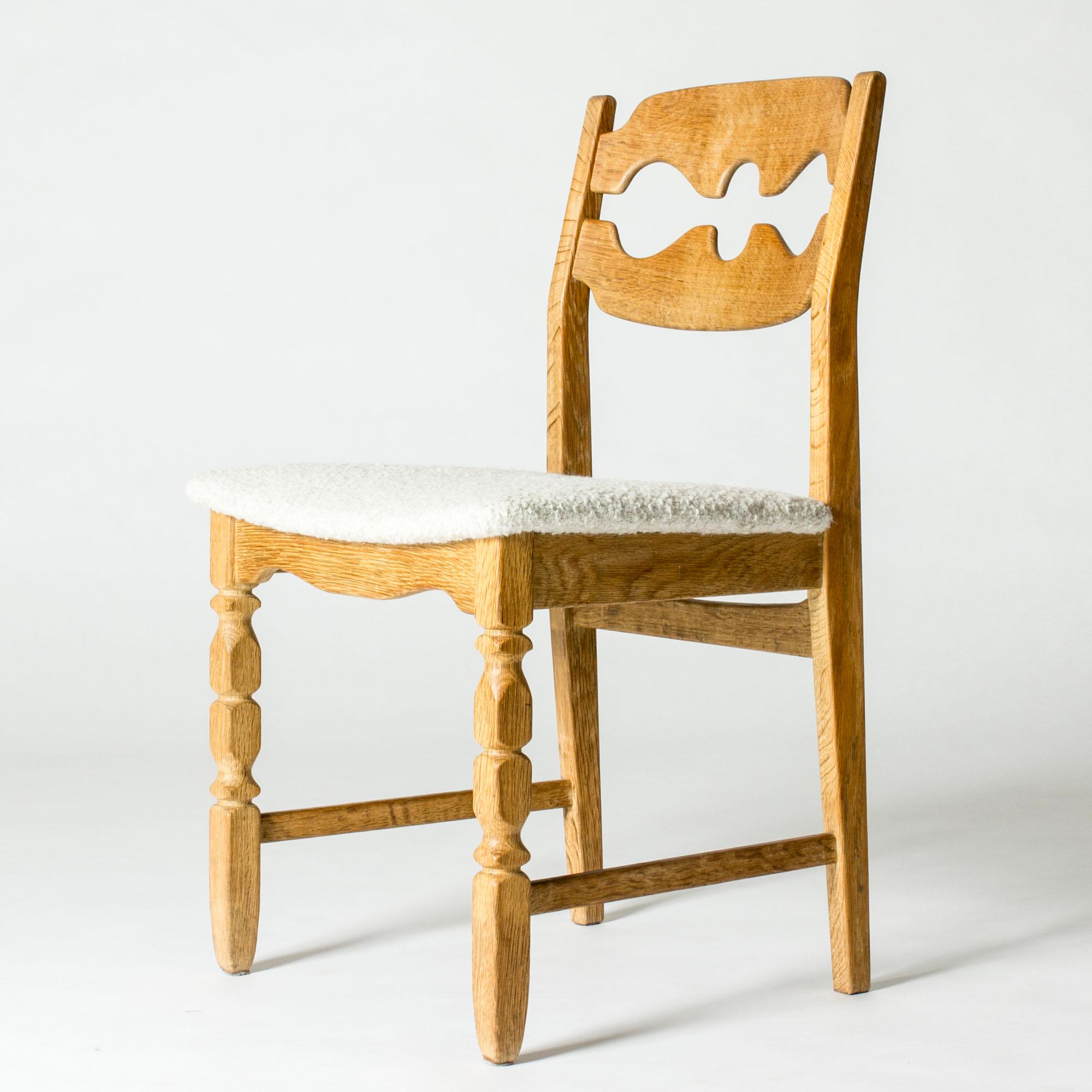 Oak Midcentury dining chairs by Henning Kjærnulf, Denmark, 1960s, set of six For Sale