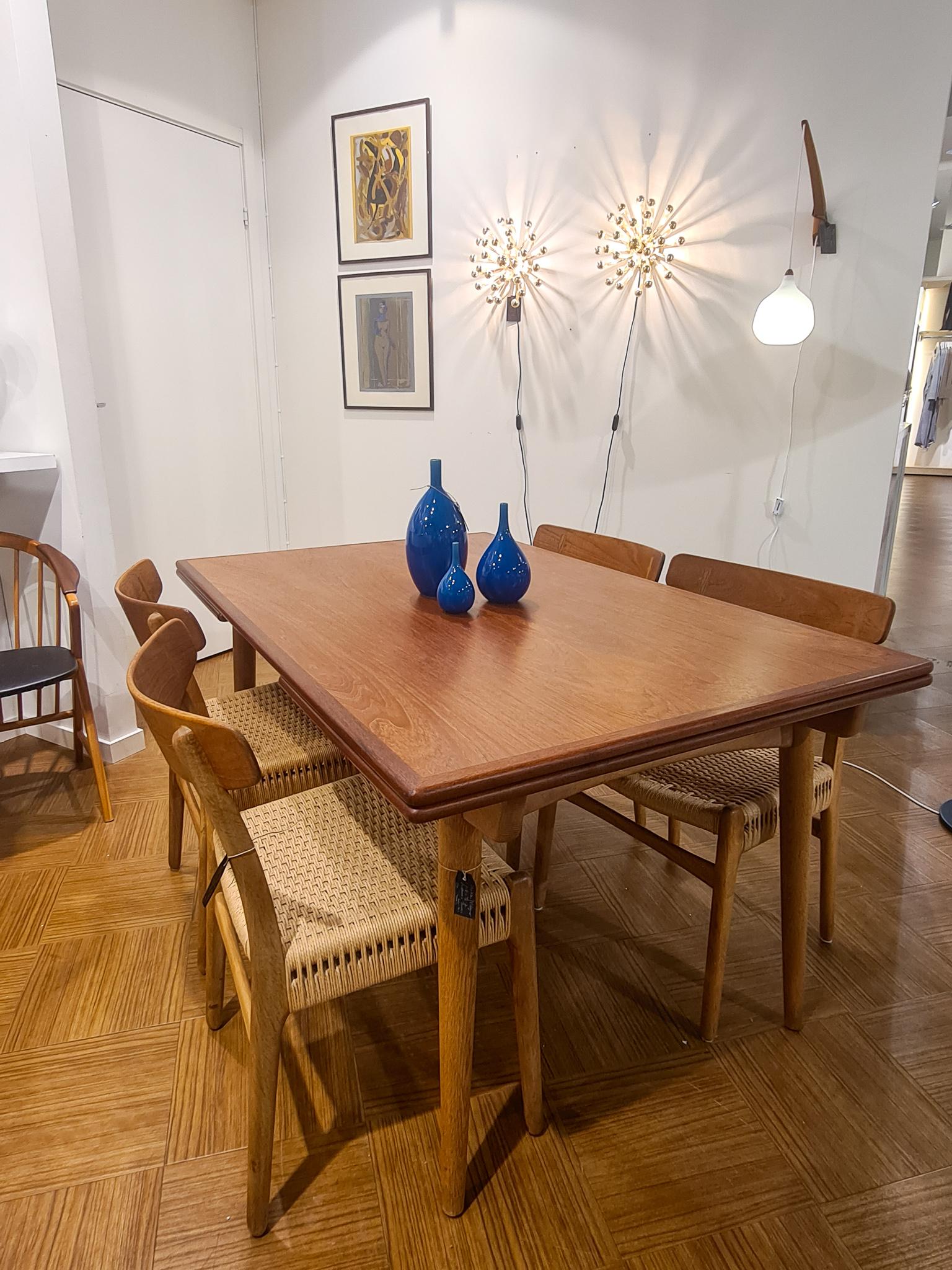 Midcentury Dining Table AT-312 Hans J Wegner Solid Oak and Teak, Denmark 13