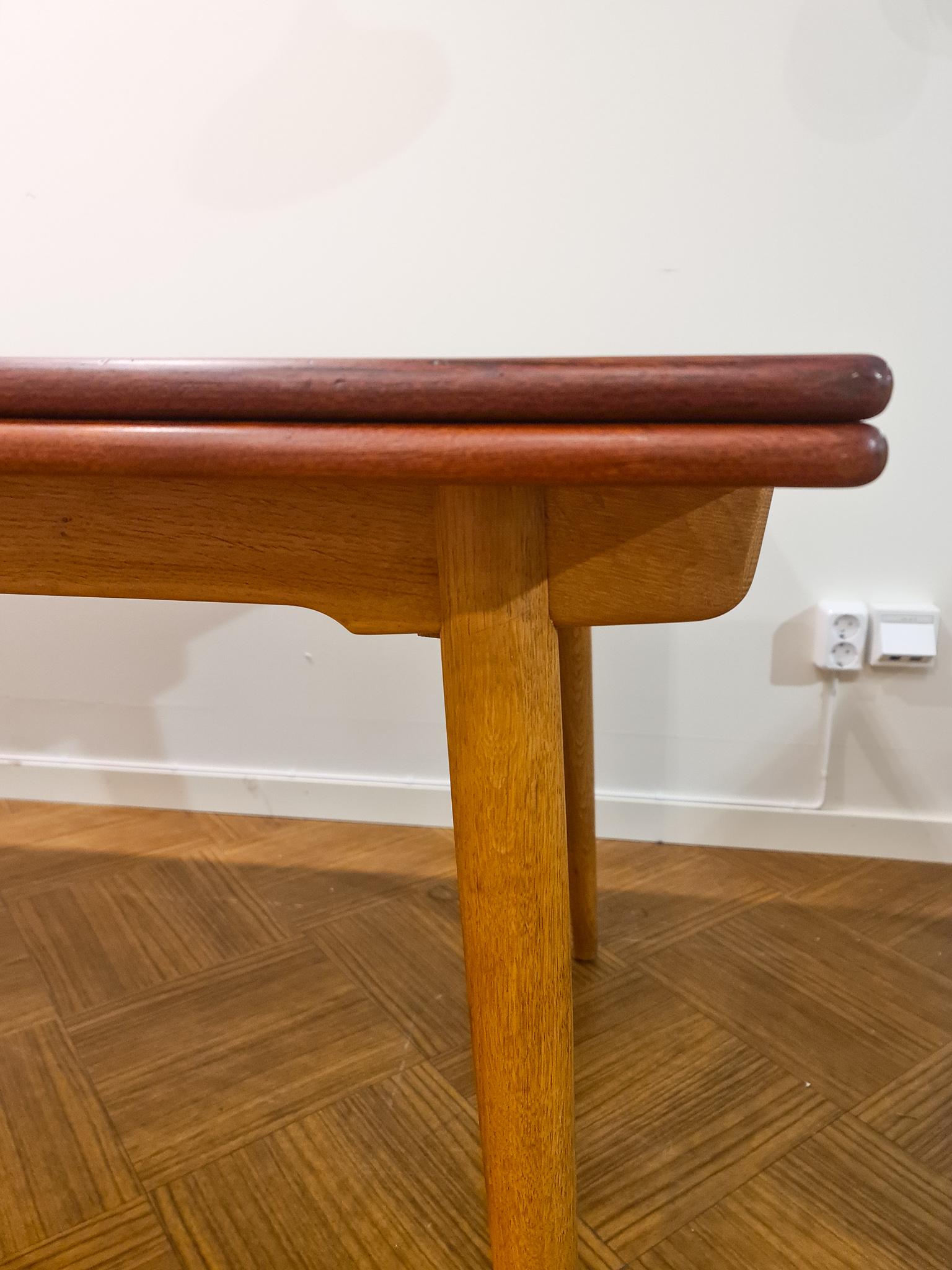 Mid-20th Century Midcentury Dining Table AT-312 Hans J Wegner Solid Oak and Teak, Denmark