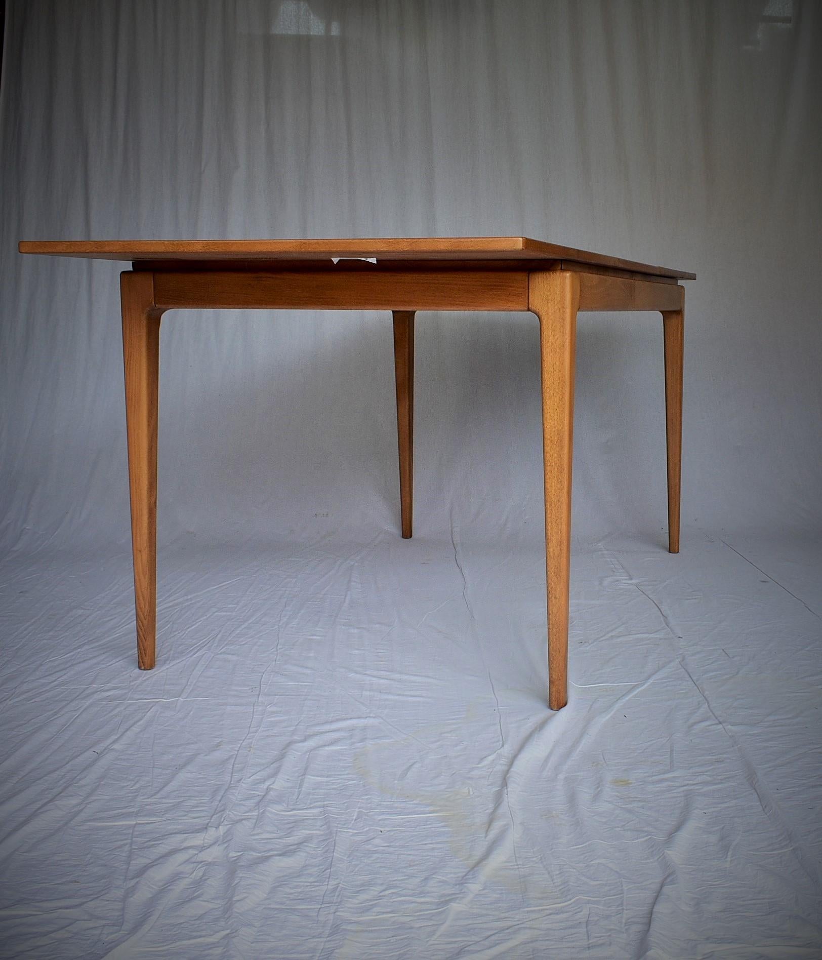 Midcentury Dining Table by Dřevotvar, 1970s In Good Condition For Sale In Praha, CZ