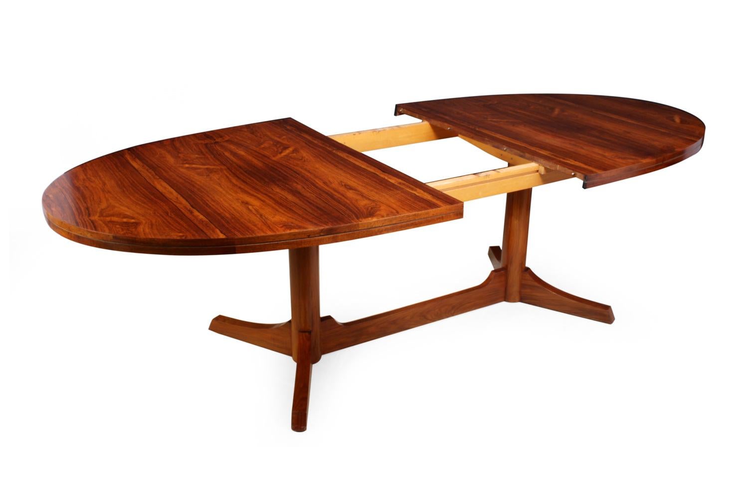 Midcentury Dining Table by Robert Heritage In Excellent Condition In Paddock Wood, Kent