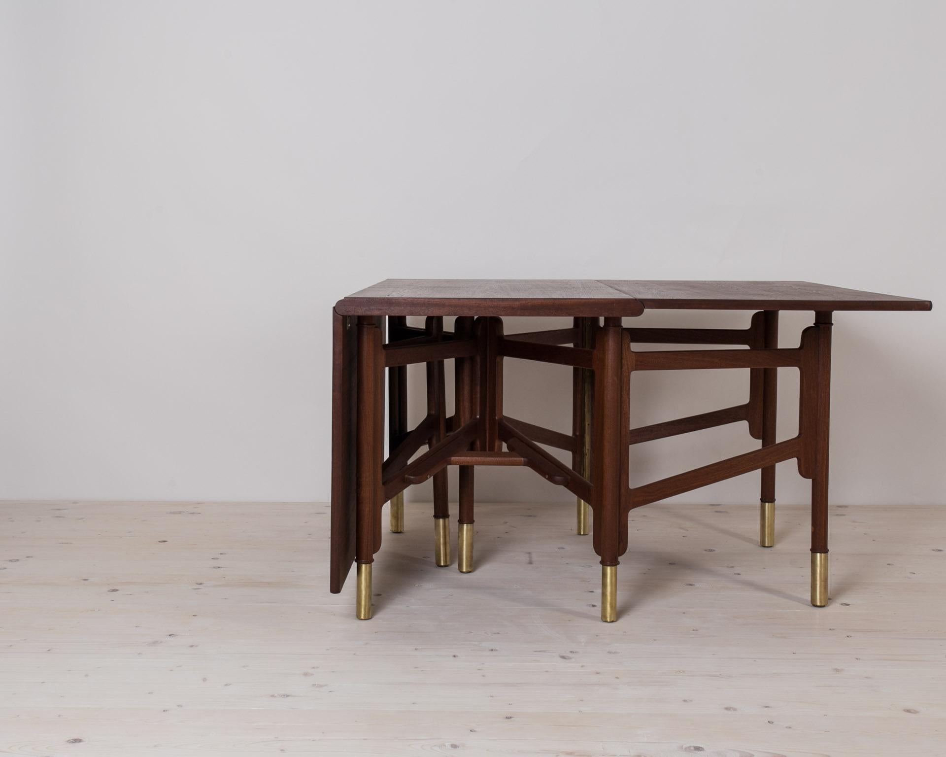 Midcentury Dining Table, Teak Wood, Brass Elements, Norway, 1950s In Good Condition For Sale In Wrocław, Poland