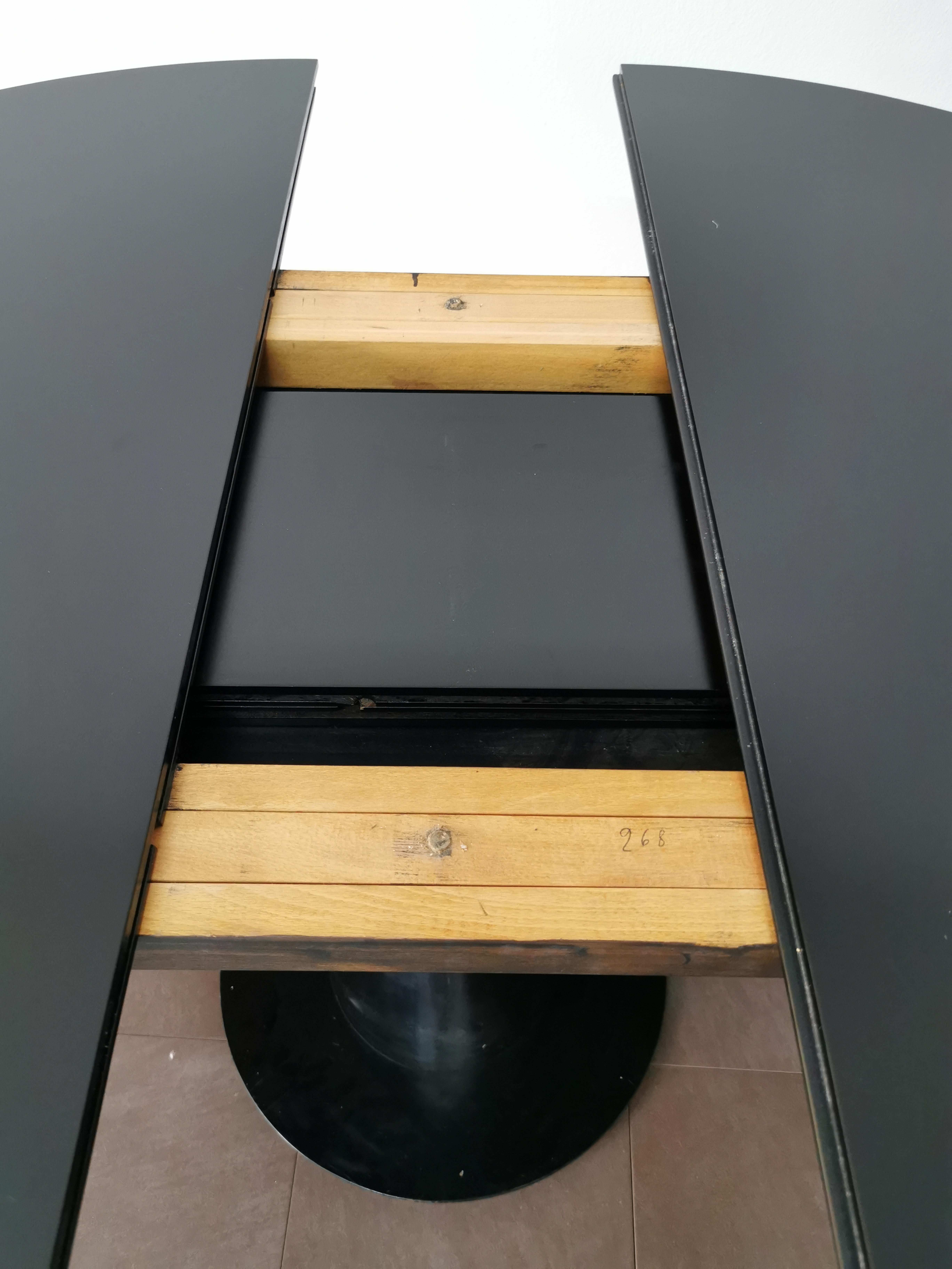 Esstisch aus Holz, emailliert, schwarz-chrom verchromtes Metall, italienisches Design, Mid-Century, 1970er Jahre im Angebot 3