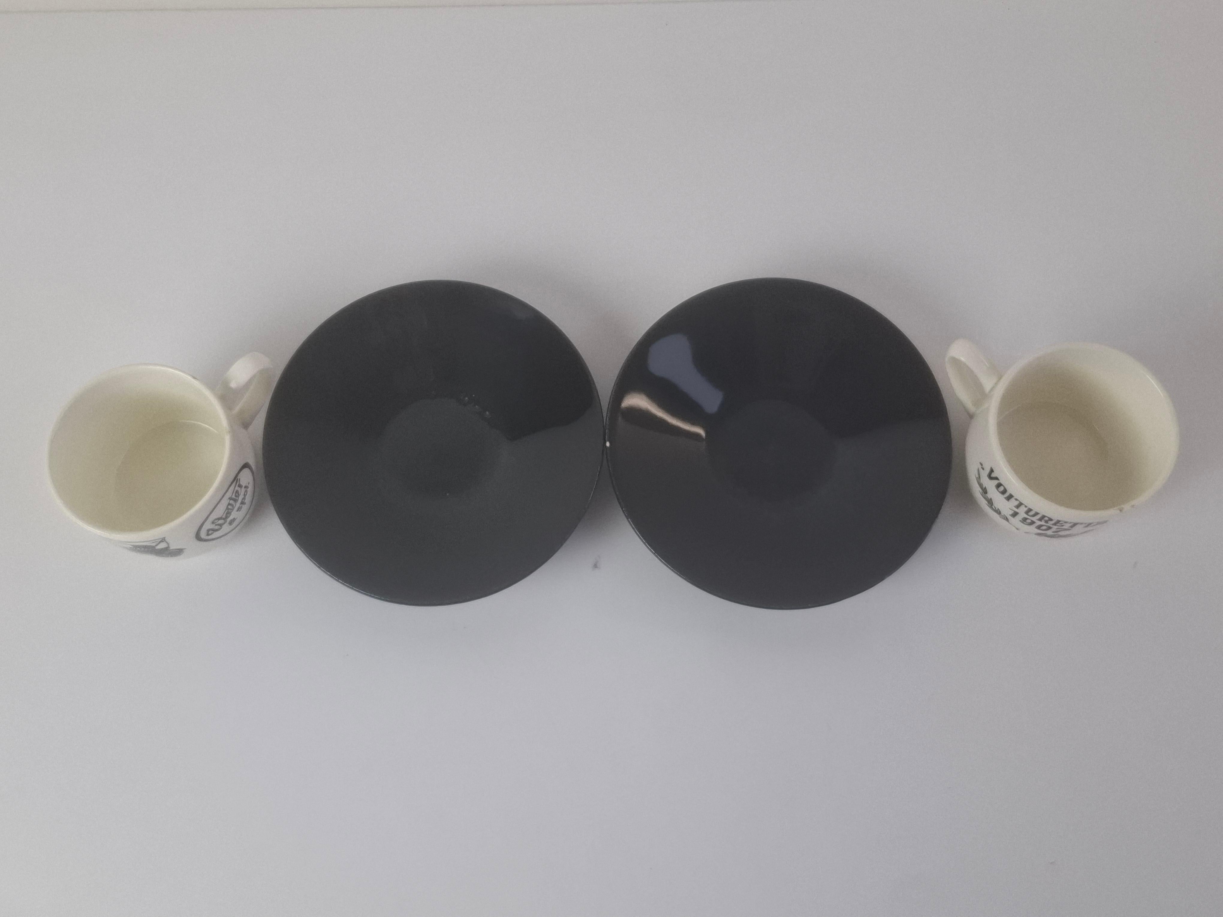 Midcentury Ditmar Urbach Czechoslovak Porcelain Cup and Saucer Set (Mitte des 20. Jahrhunderts) im Angebot