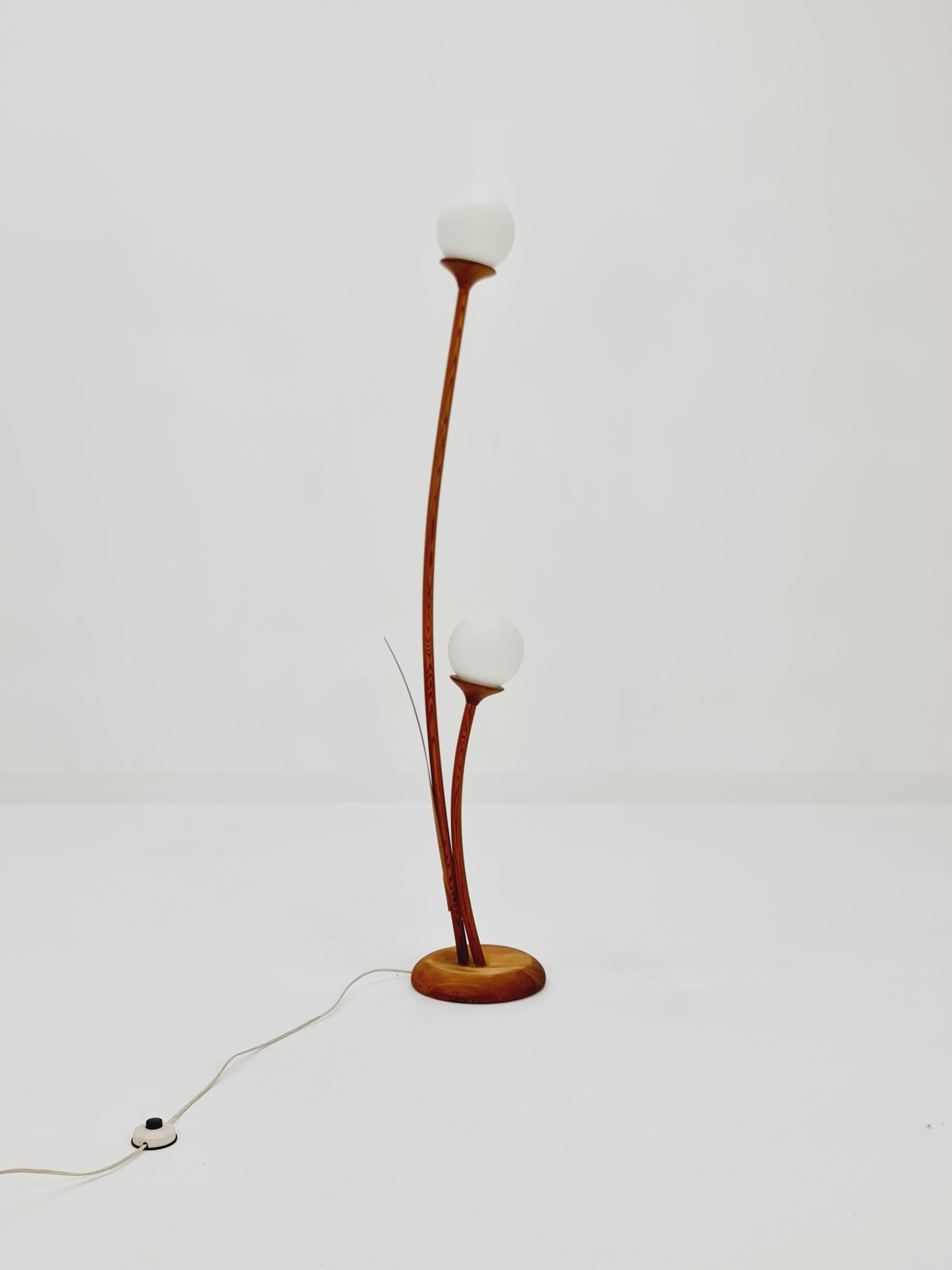 Midcentury Dnaish floor lamp By Domous ,1970s


original Lamp shade is in a great vintage condition.

Design year: 1950/60s

Lamp Dimensions: 
25  cm x H 152  cm
shade Diameter :  h : 12.5 cm 


It is in great vintage condition, however, as with all