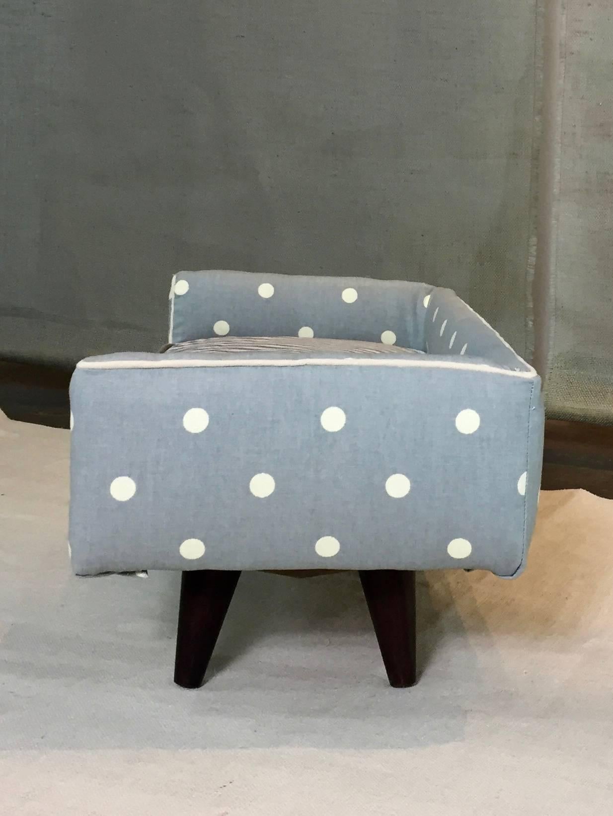 Midcentury Dogbed in Sky-Blue Polka Dot  In Excellent Condition For Sale In Brooklyn, NY