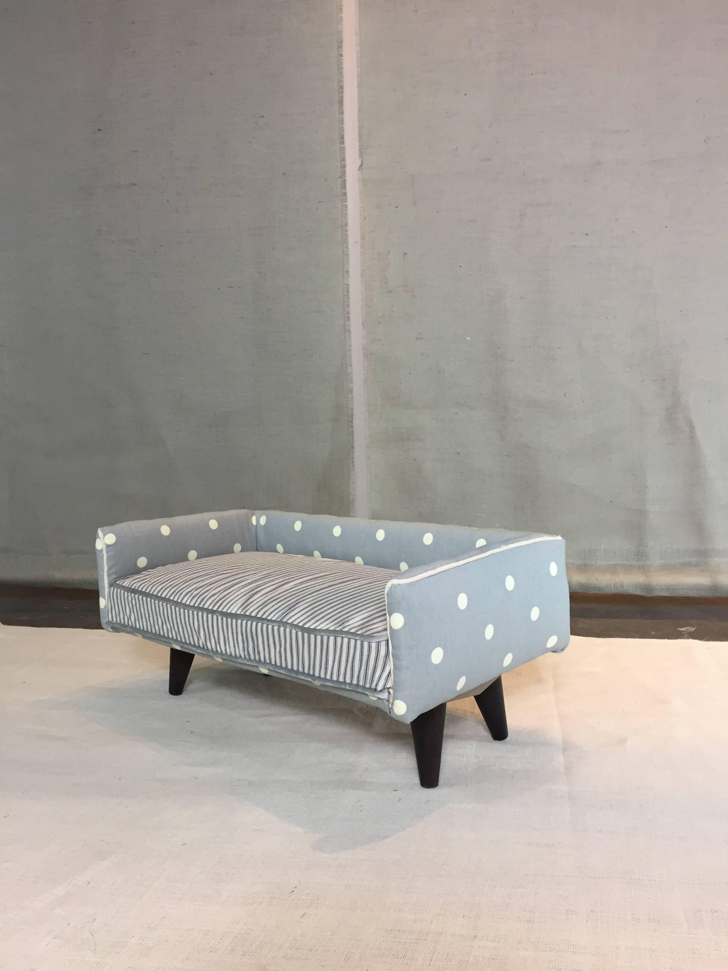 Contemporary Midcentury Dogbed in Sky-Blue Polka Dot  For Sale