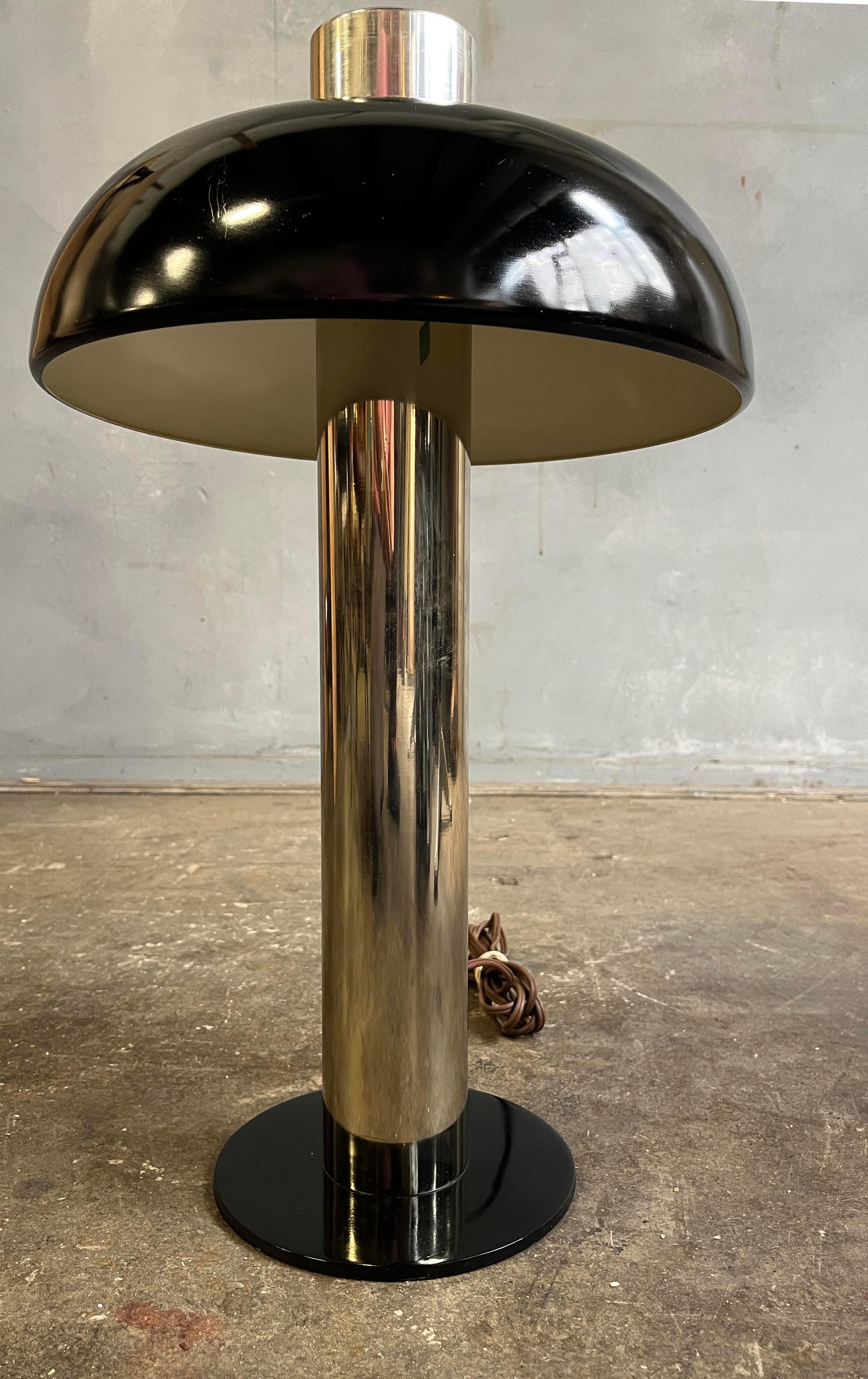 Aluminium Lampe de bureau à dôme du milieu du siècle par Laurel en vente