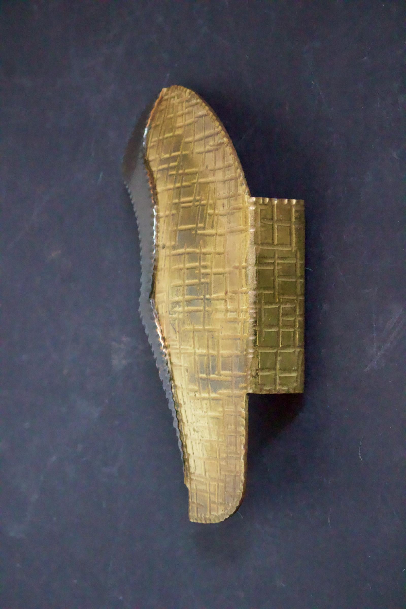 Midcentury Door Handle of Hammered Brass and Copper, Italy In Good Condition For Sale In London, GB