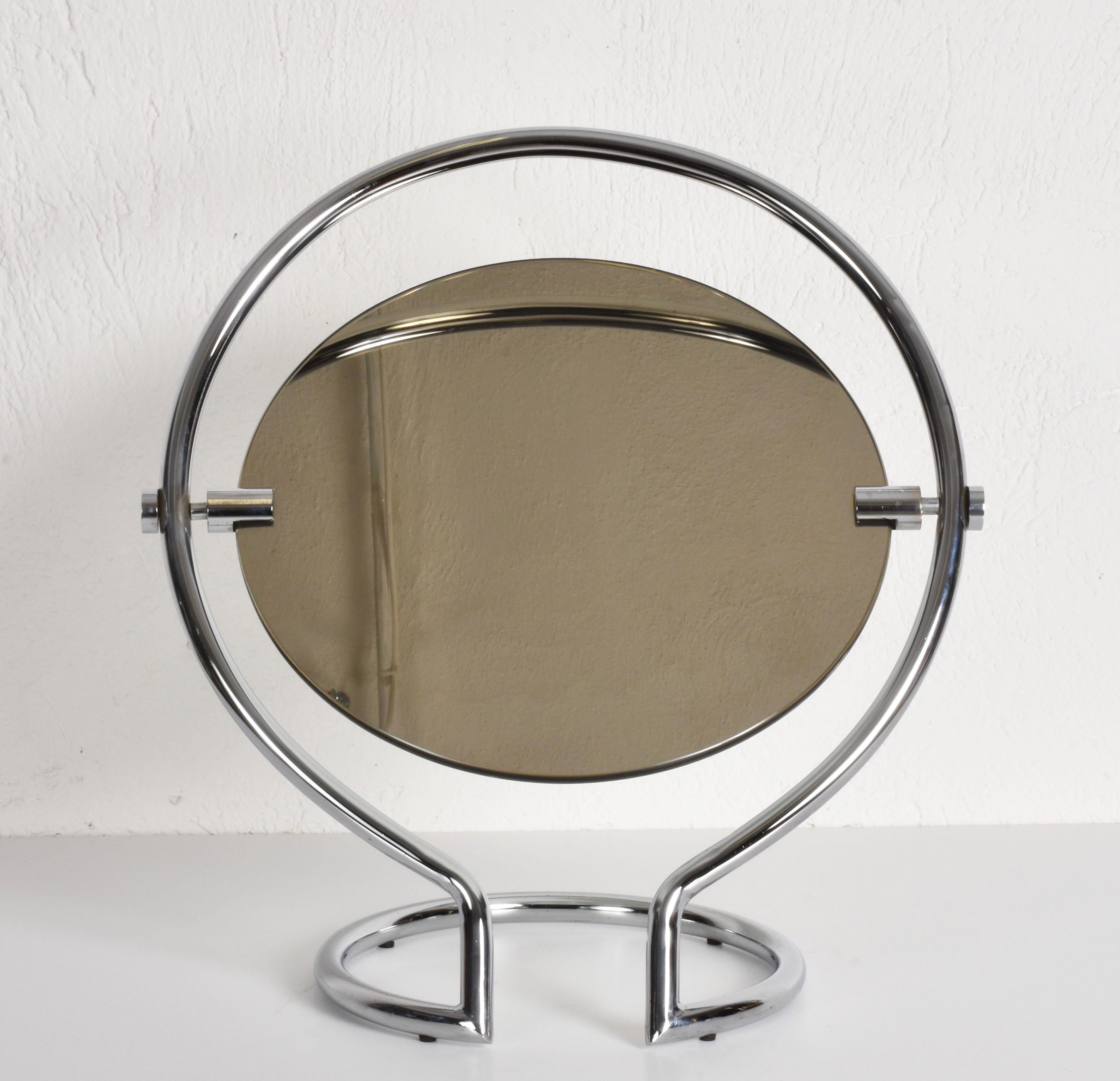 Miroir de coiffeuse italien double face en acier chromé rond du milieu du siècle dernier, 1970 en vente 4