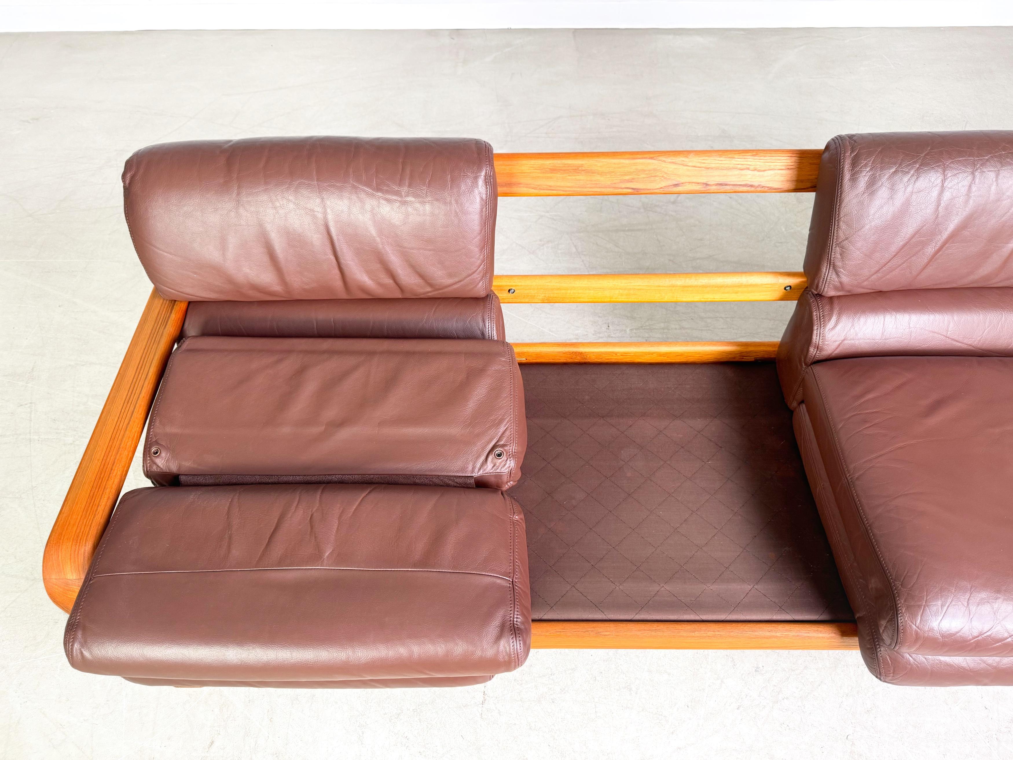 Divano Dreisitzer di metà secolo Divano L.Olsen & Søn in teak Design/One in vendita 3