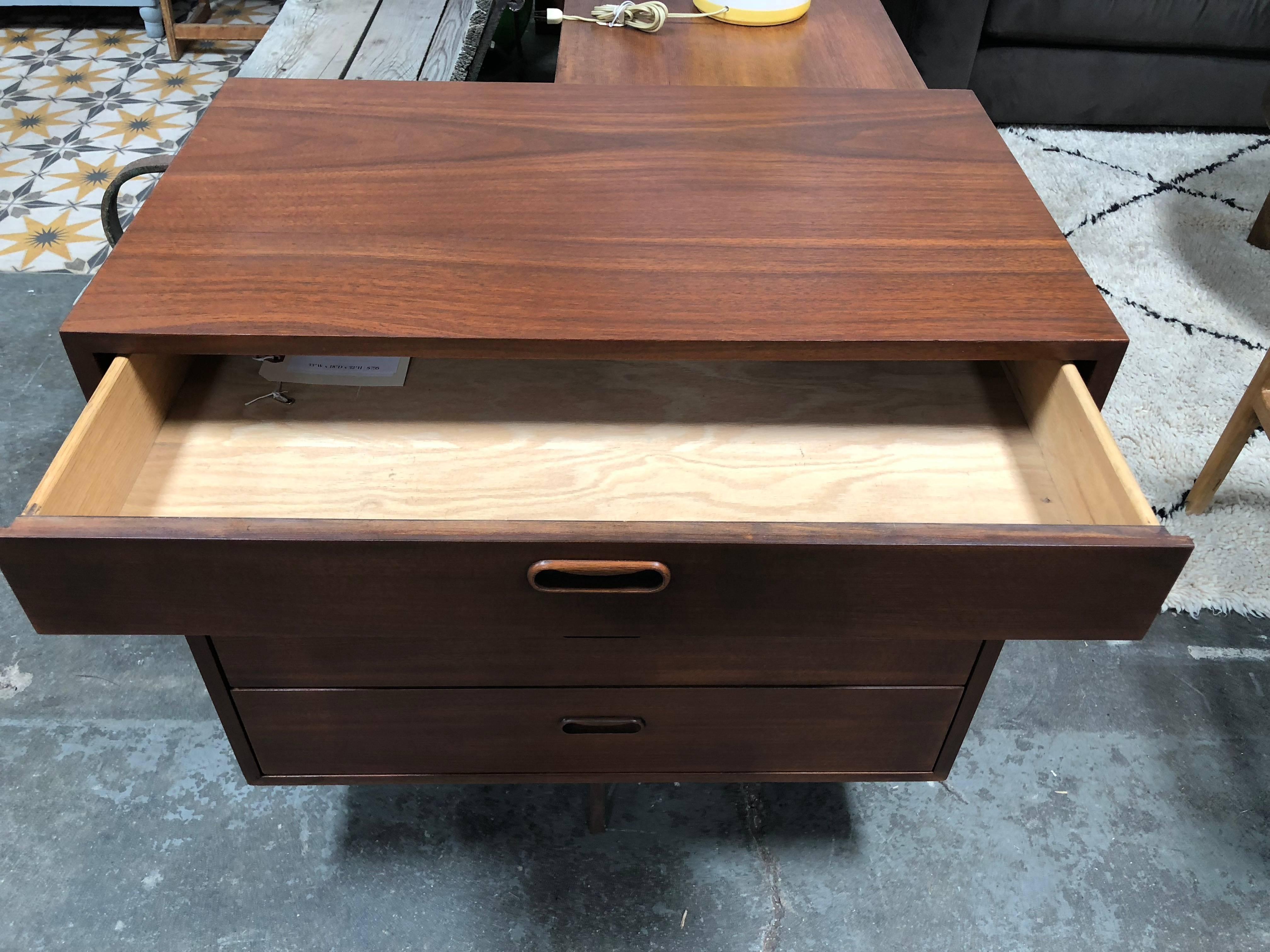 Midcentury dresser with five unique legs and four drawers.
The handcrafted drawer pulls are one of our favorite features.
This piece is in great condition.