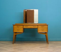 Midcentury Dressing Table in Walnut by Alfred COX for Heals, 1950s