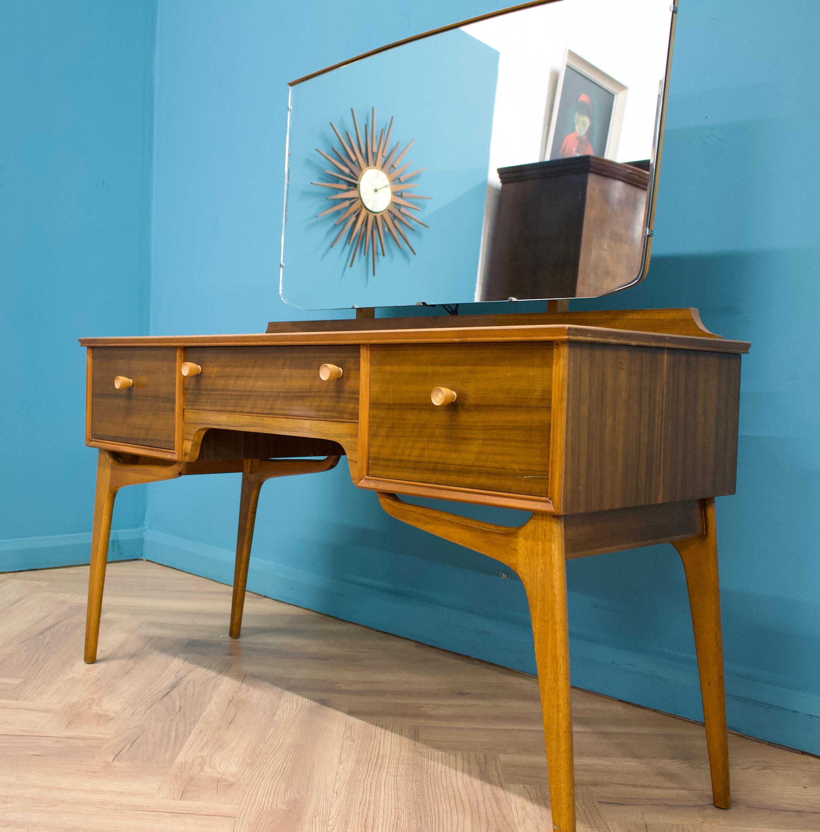 Veneer Midcentury Dressing Table in Walnut by Alfred COX for Heals, 1950s For Sale