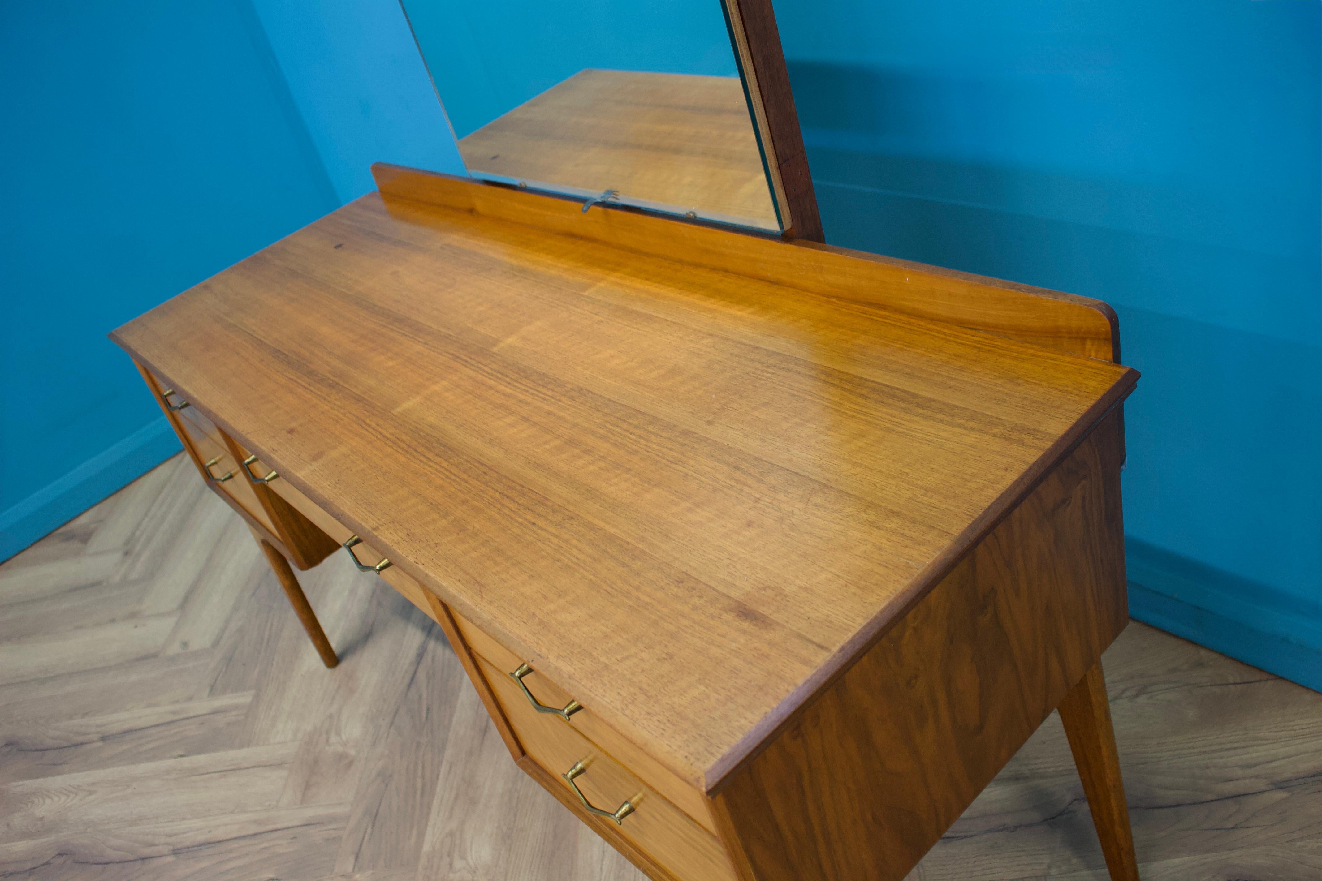 Veneer Midcentury Dressing Table in Walnut by Alfred COX for Heals, 1950s For Sale
