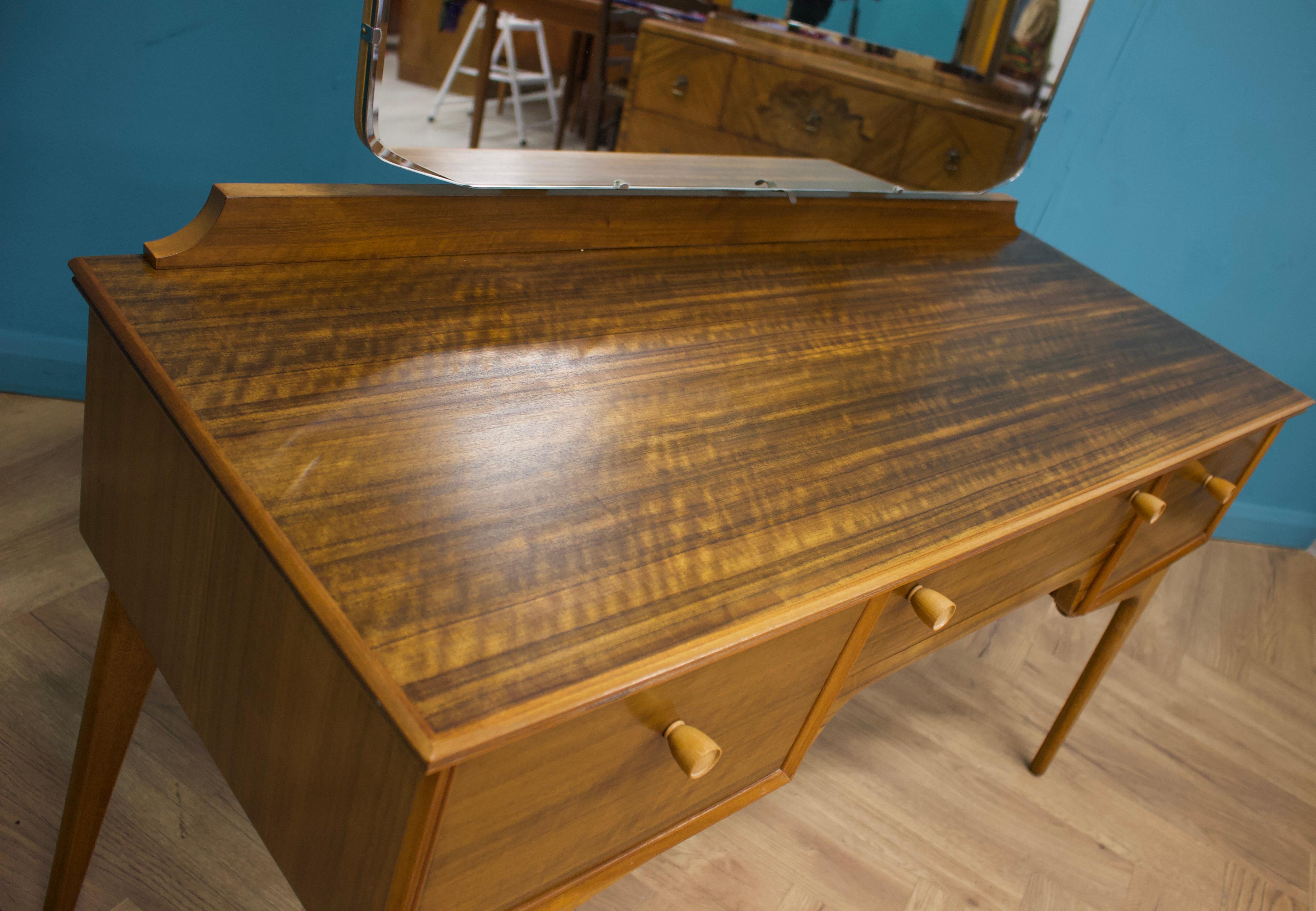 20th Century Midcentury Dressing Table in Walnut by Alfred COX for Heals, 1950s For Sale