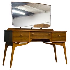 Midcentury Dressing Table in Walnut by Alfred COX for Heals, 1950s