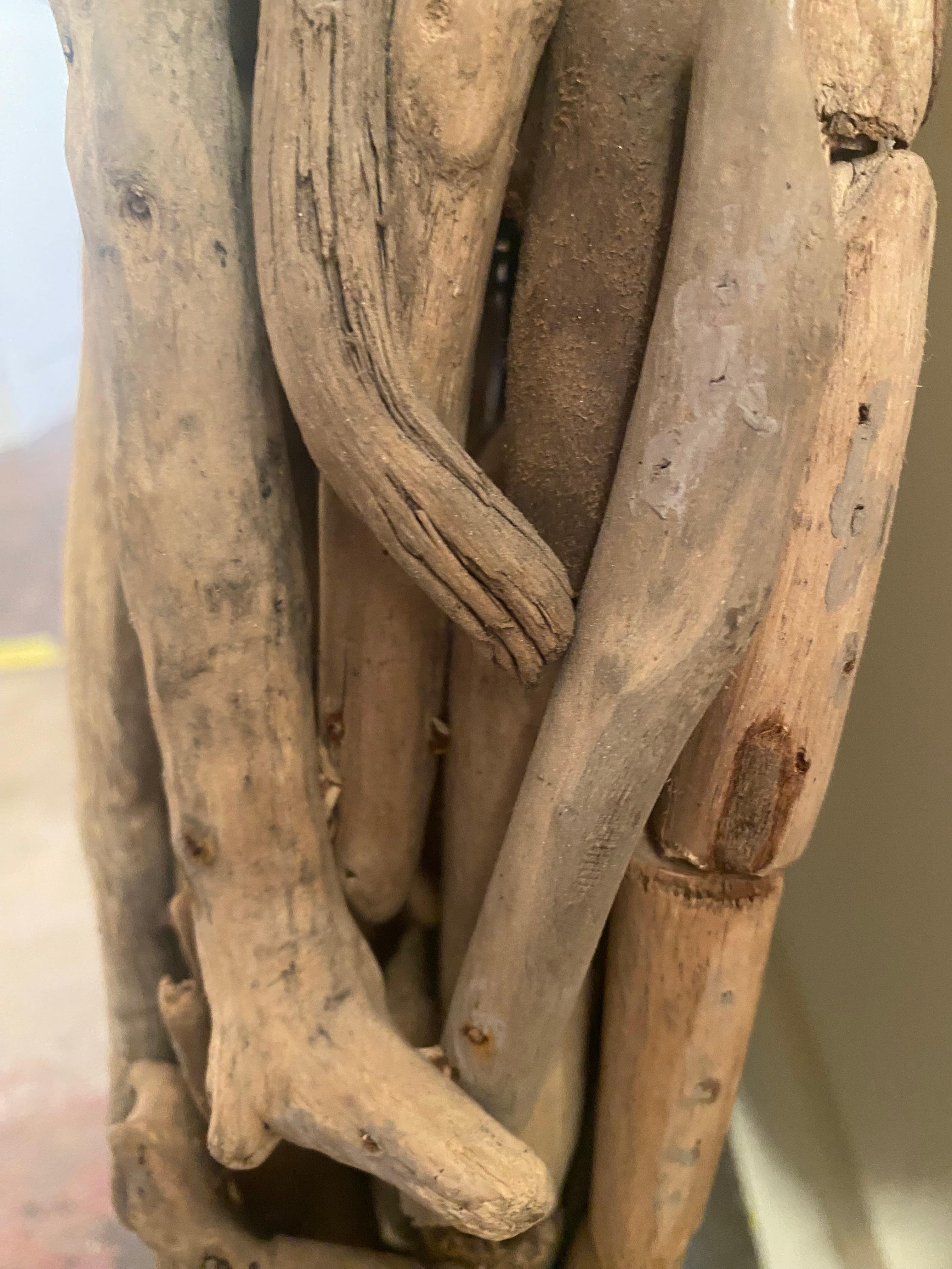 Specchio da parete in legno driftwood del Medioevo con rami sottili intrecciati In condizioni buone in vendita a Pasadena, CA