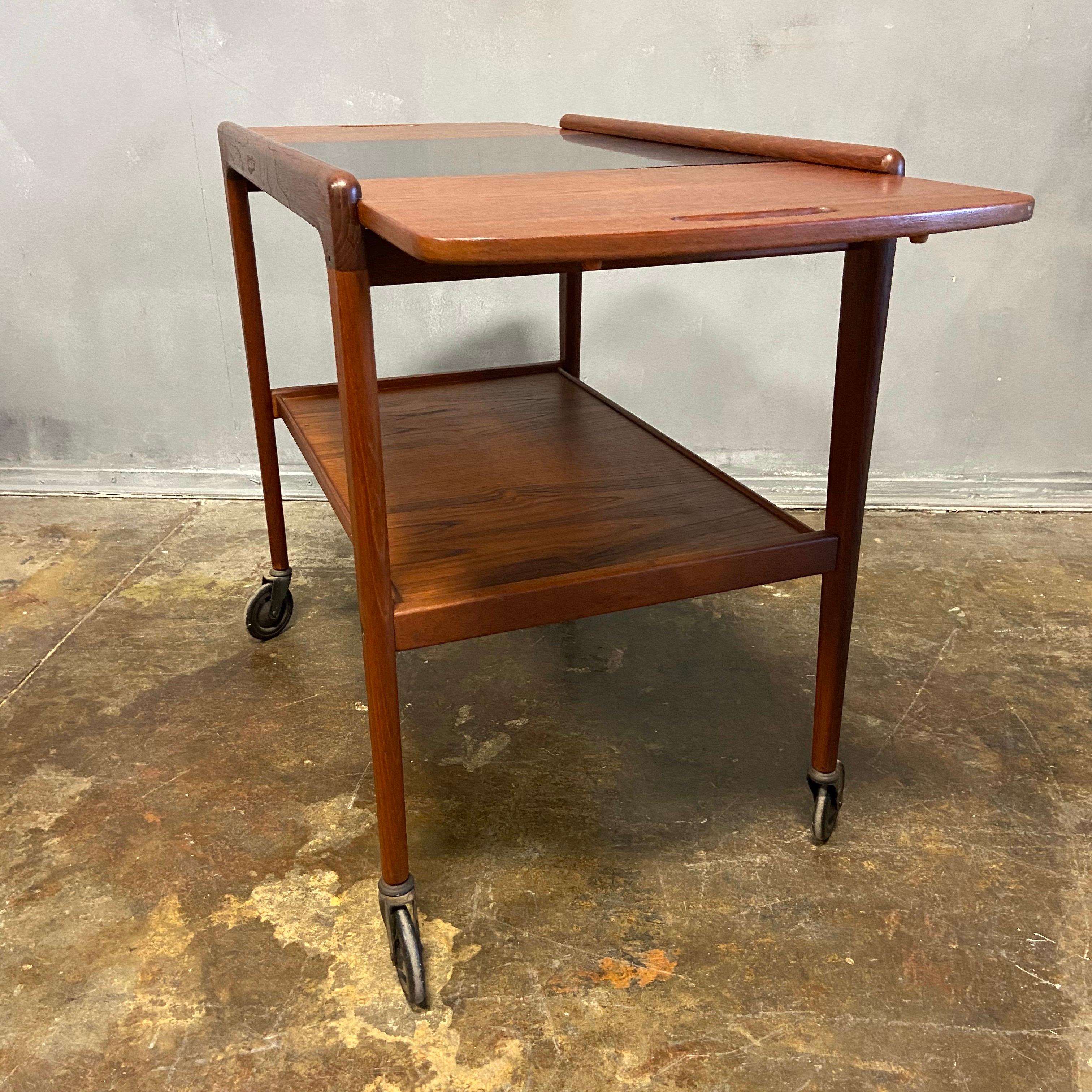 Midcentury Drop-Leaf Server in Teak In Good Condition In BROOKLYN, NY