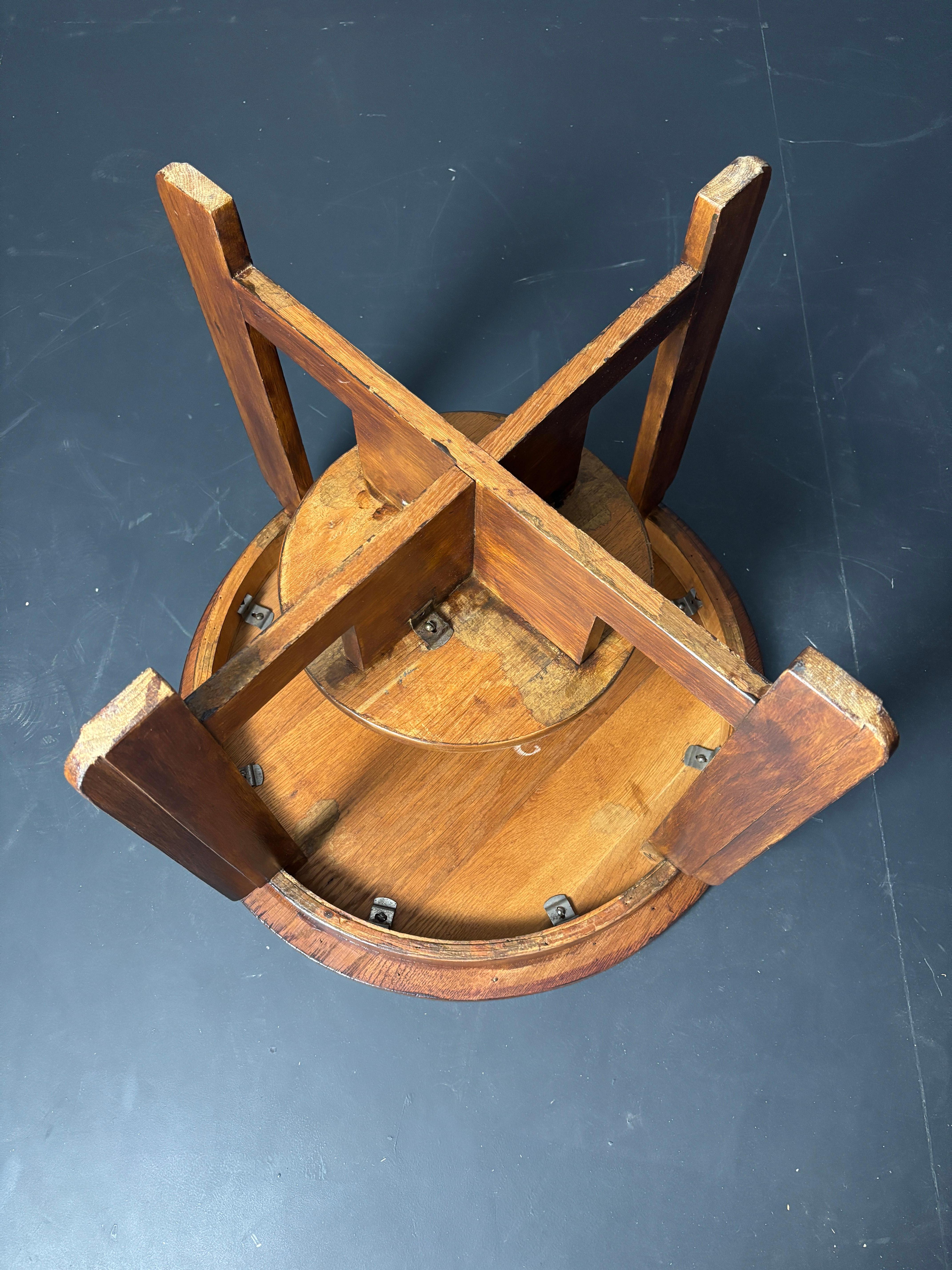 Table d'appoint ou table basse en acajou Art déco hollandais du milieu du siècle, vers 1940 - 1950 en vente 6