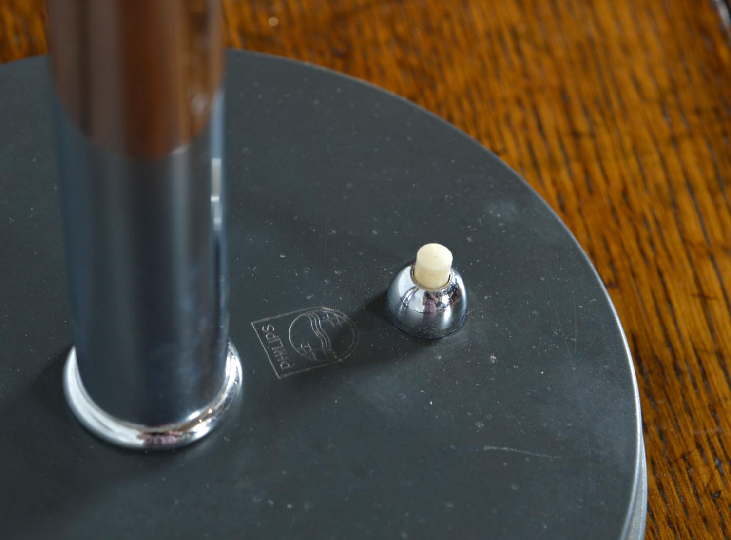 Lámpara de sobremesa Philips Timor 69 Gris de mediados de siglo de Louis Kalff 1960 OVNI en venta 5