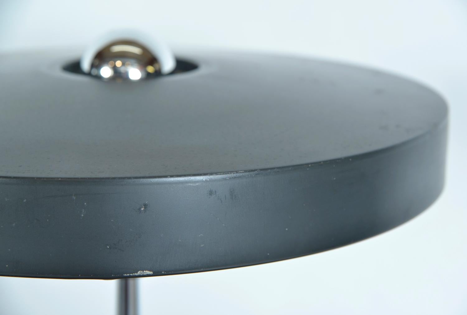 Lámpara de sobremesa Philips Timor 69 Gris de mediados de siglo de Louis Kalff 1960 OVNI Acero en venta