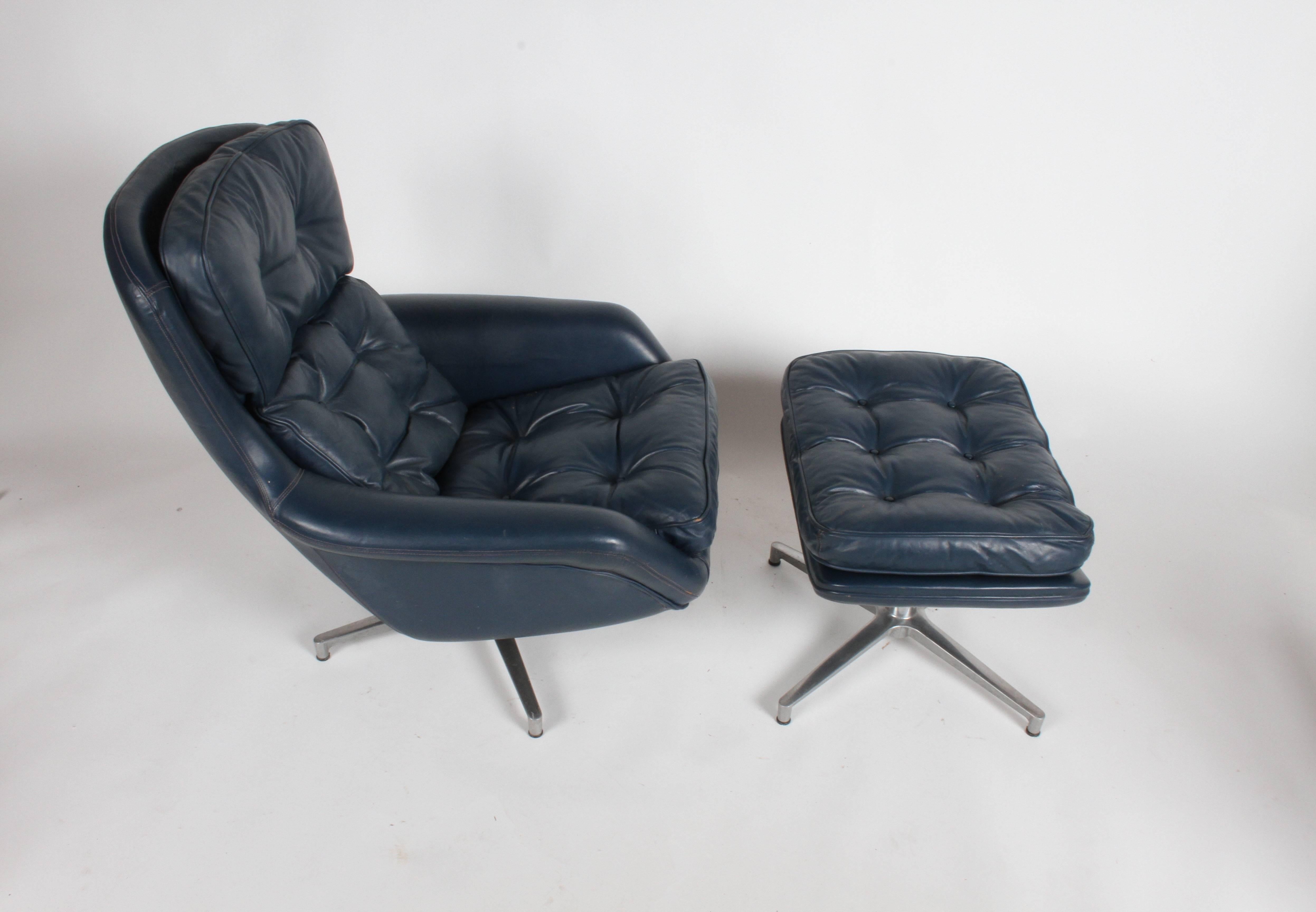 Mid-Century DUX Form 7 Swivel Blue Leather Lounge & Ottoman Des. Alf Svensson For Sale 2