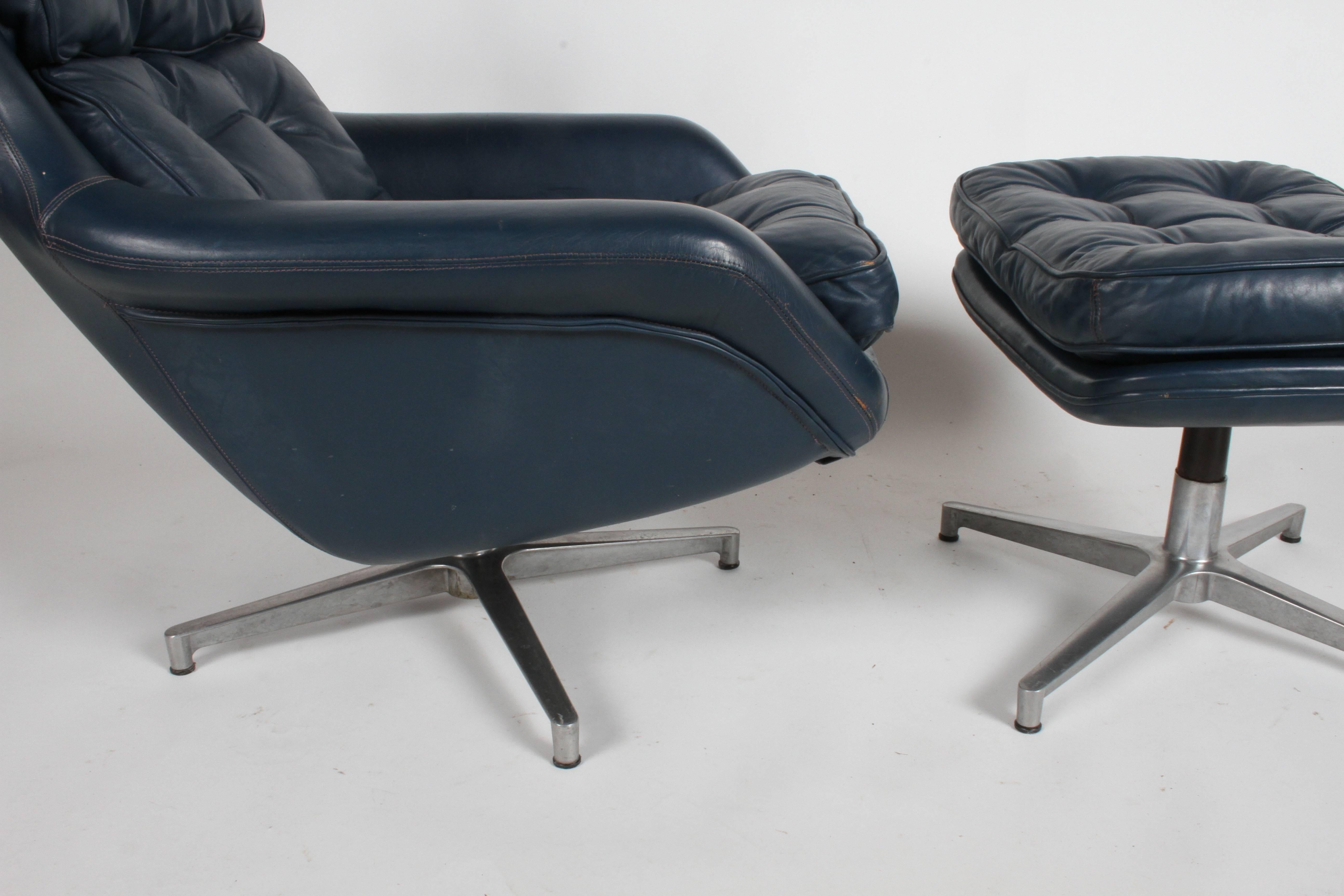 Mid-Century DUX Form 7 Swivel Blue Leather Lounge & Ottoman Des. Alf Svensson For Sale 3