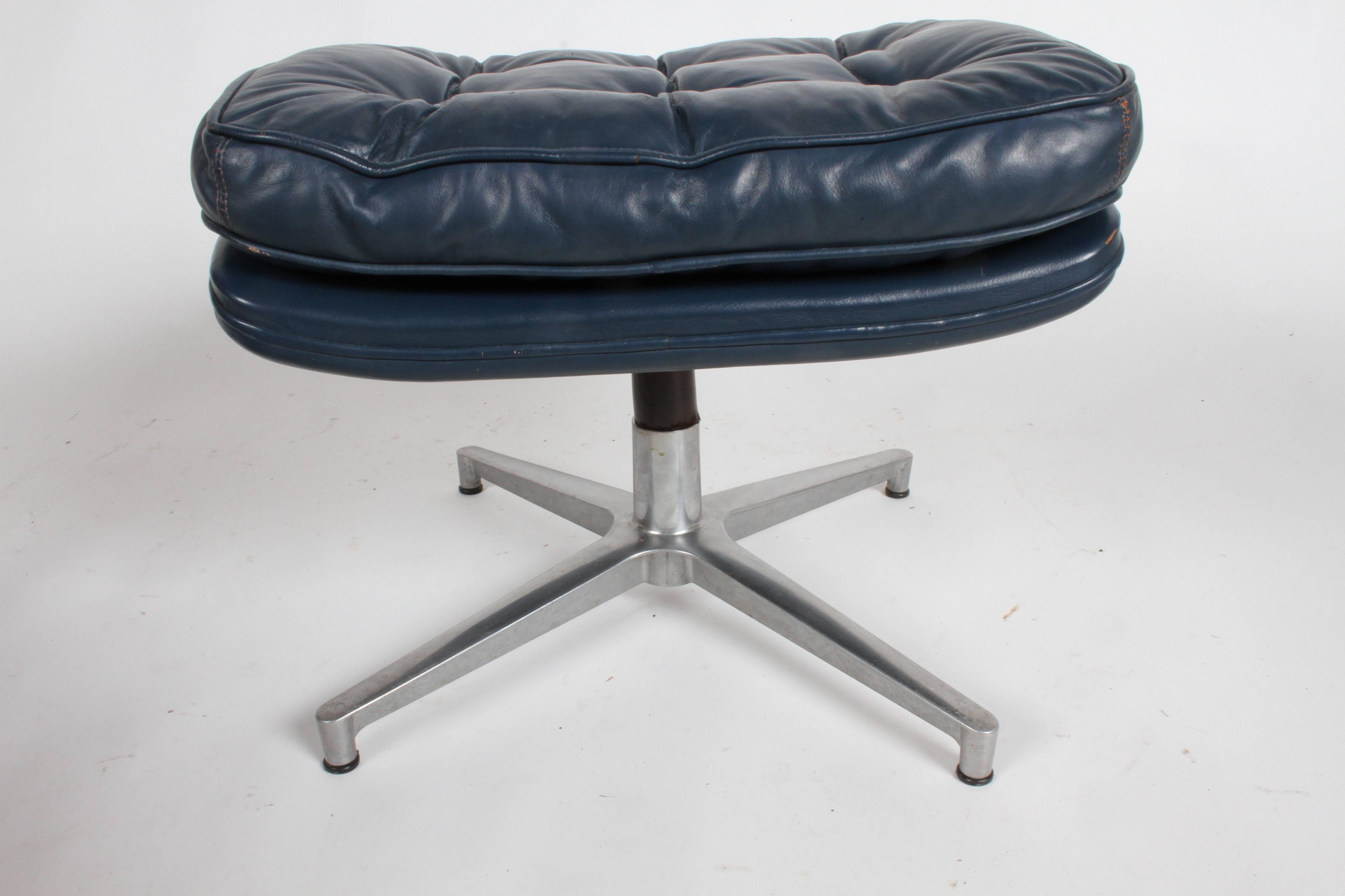 Mid-Century DUX Form 7 Swivel Blue Leather Lounge & Ottoman Des. Alf Svensson For Sale 10