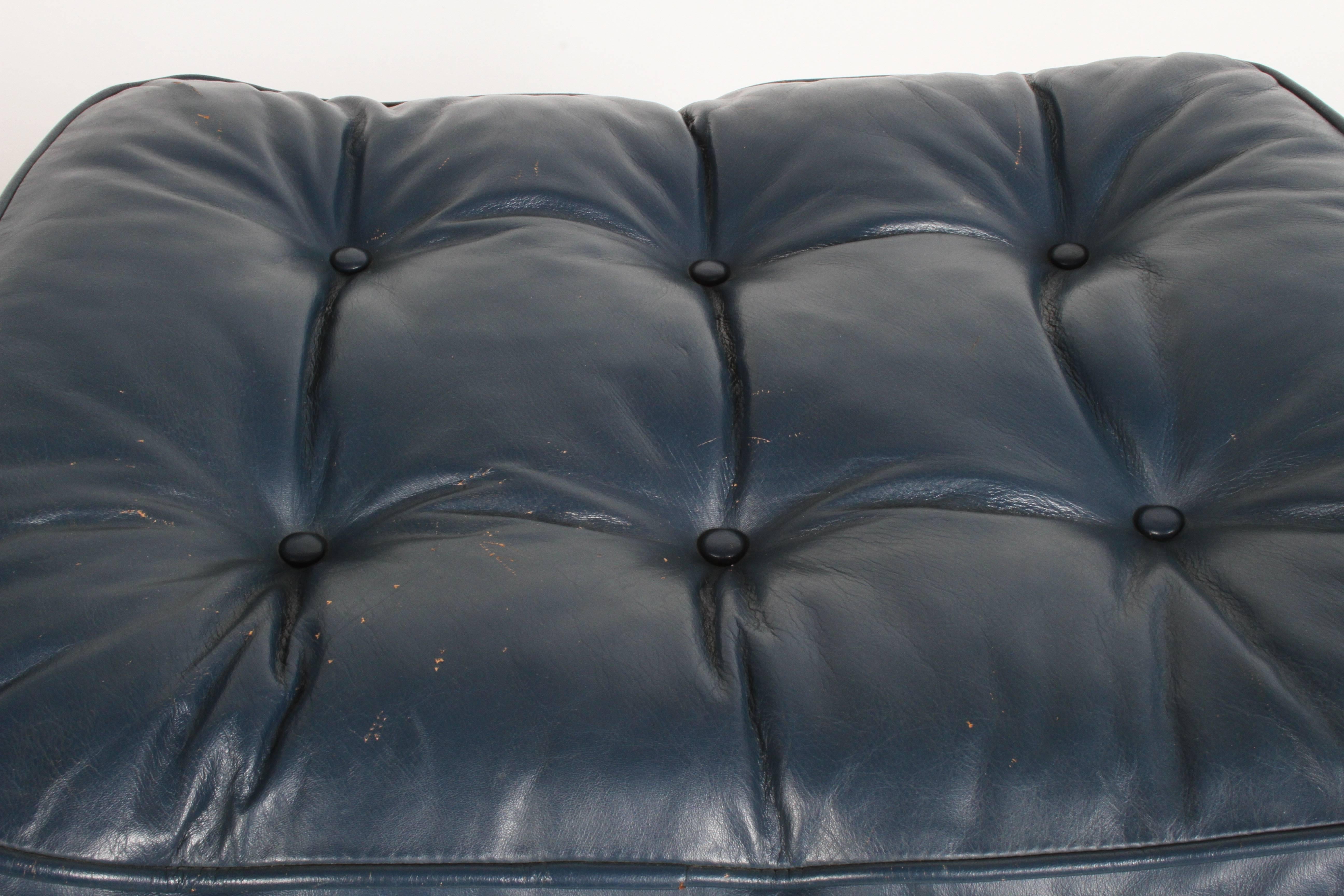Mid-Century DUX Form 7 Swivel Blue Leather Lounge & Ottoman Des. Alf Svensson For Sale 12