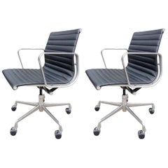 Midcentury Eames Aluminum Group Chairs for Herman Miller