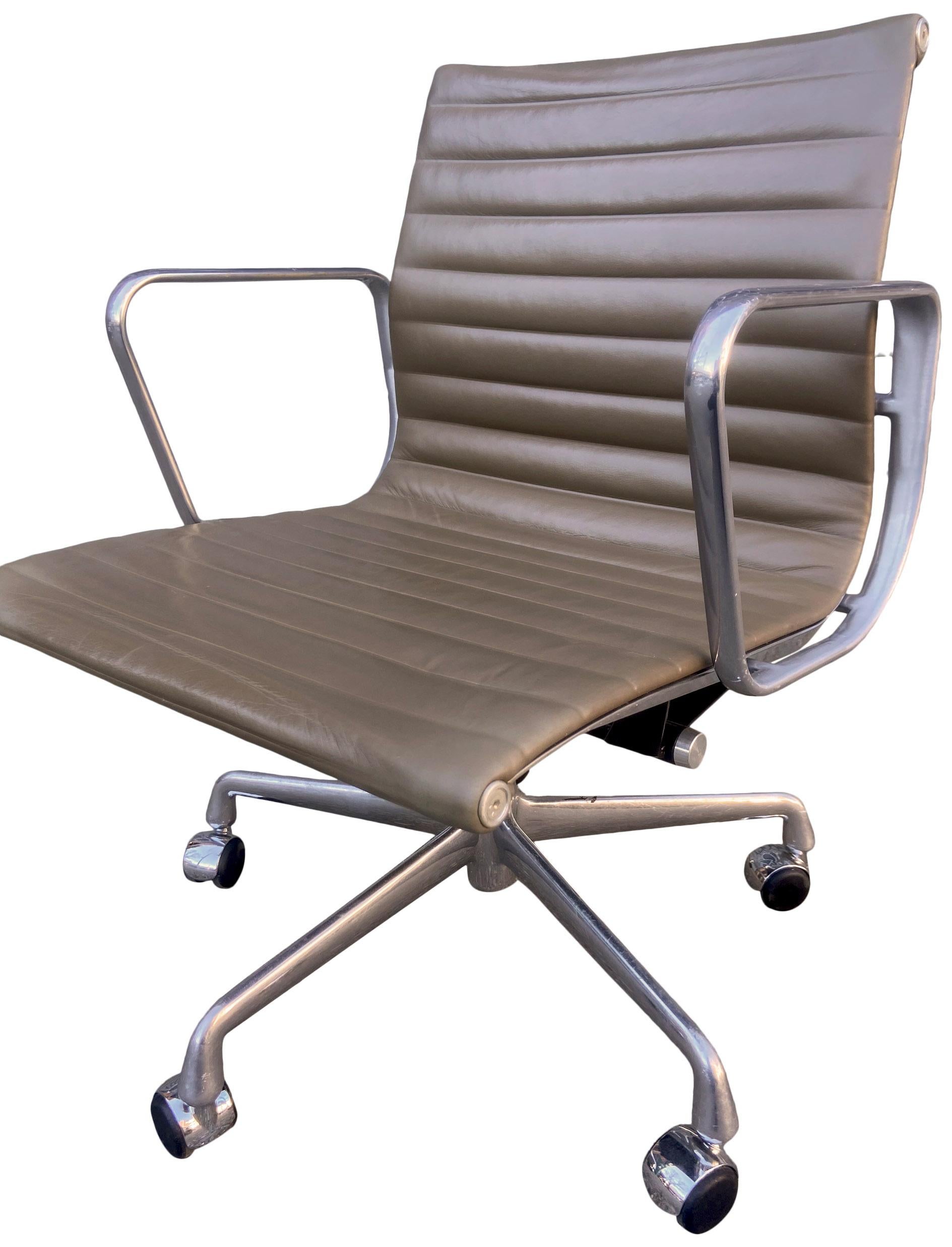Midcentury Eames Aluminum Group Chairs in Tan / Brown Leather 2