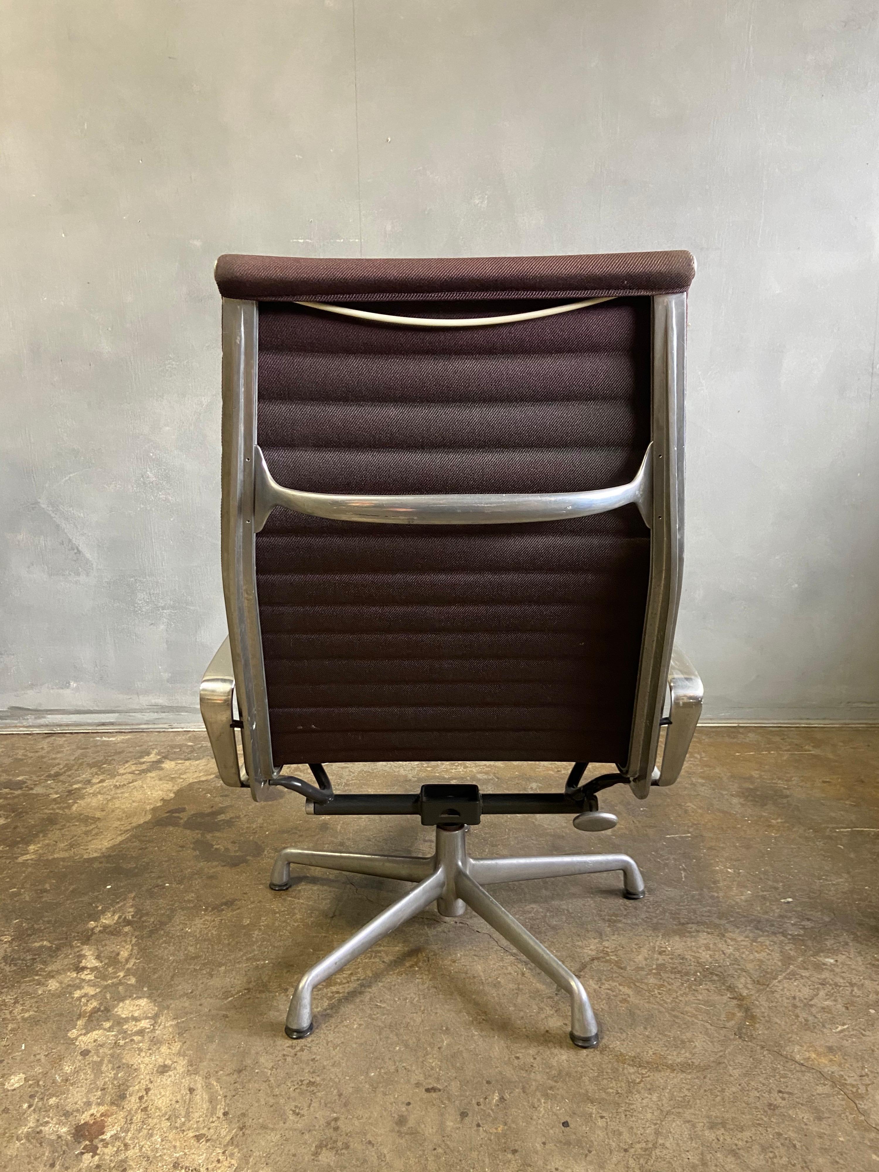 20th Century Midcentury Eames Aluminum Group Lounge Chair