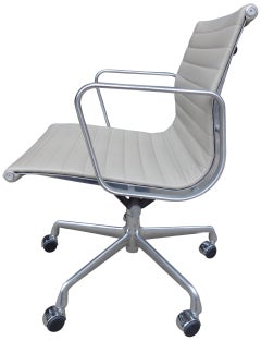 Midcentury Eames Aluminum Group Management Chairs for Herman Miller