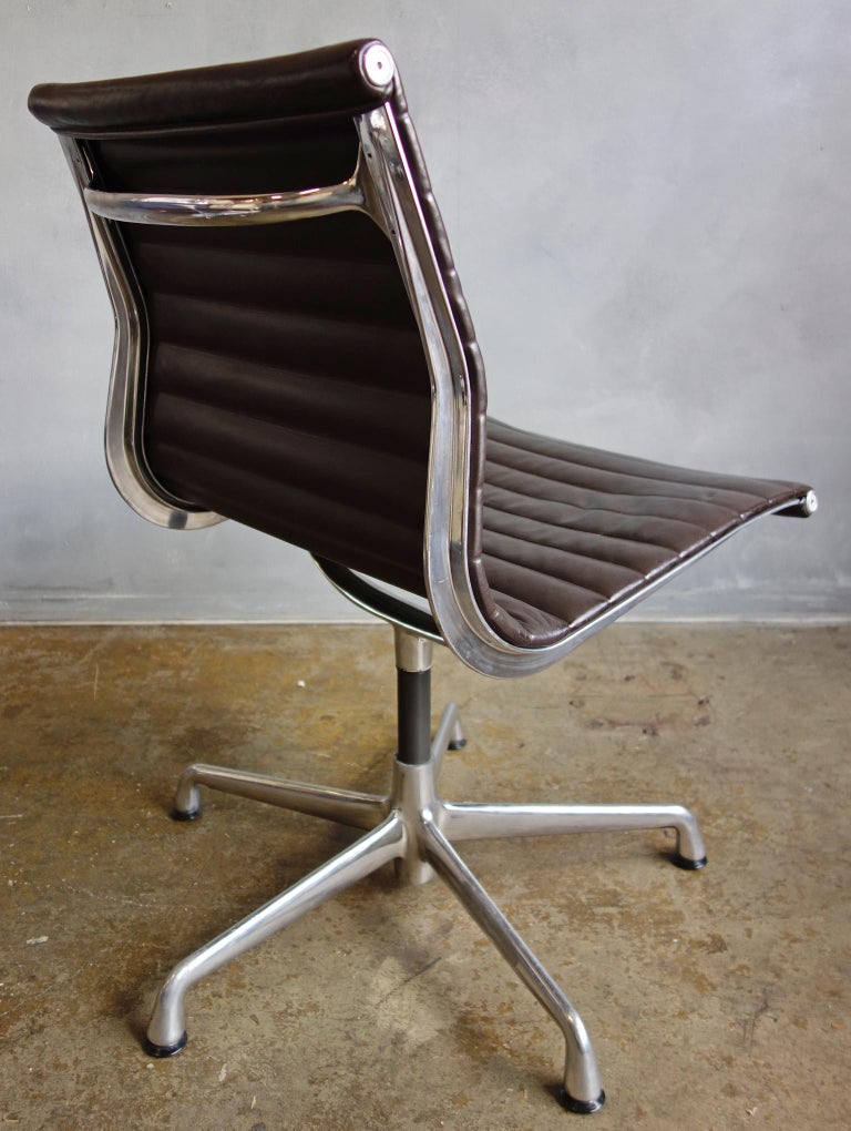 Midcentury Eames Aluminum Group Side Chair for Herman Miller at 1stDibs