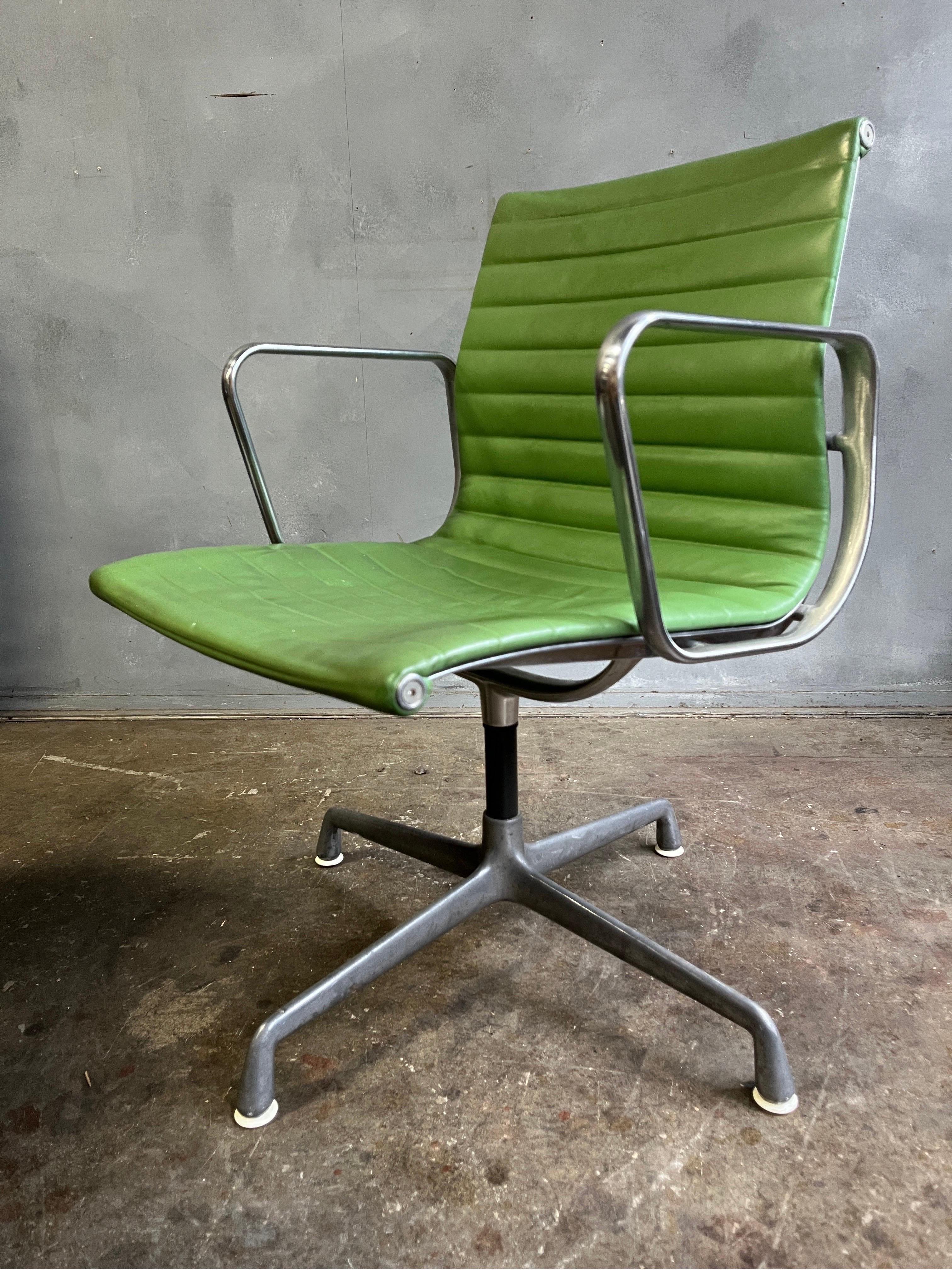 Mid-Century Modern Midcentury Eames Aluminum Group Side Chair for Herman Miller in Green Leather