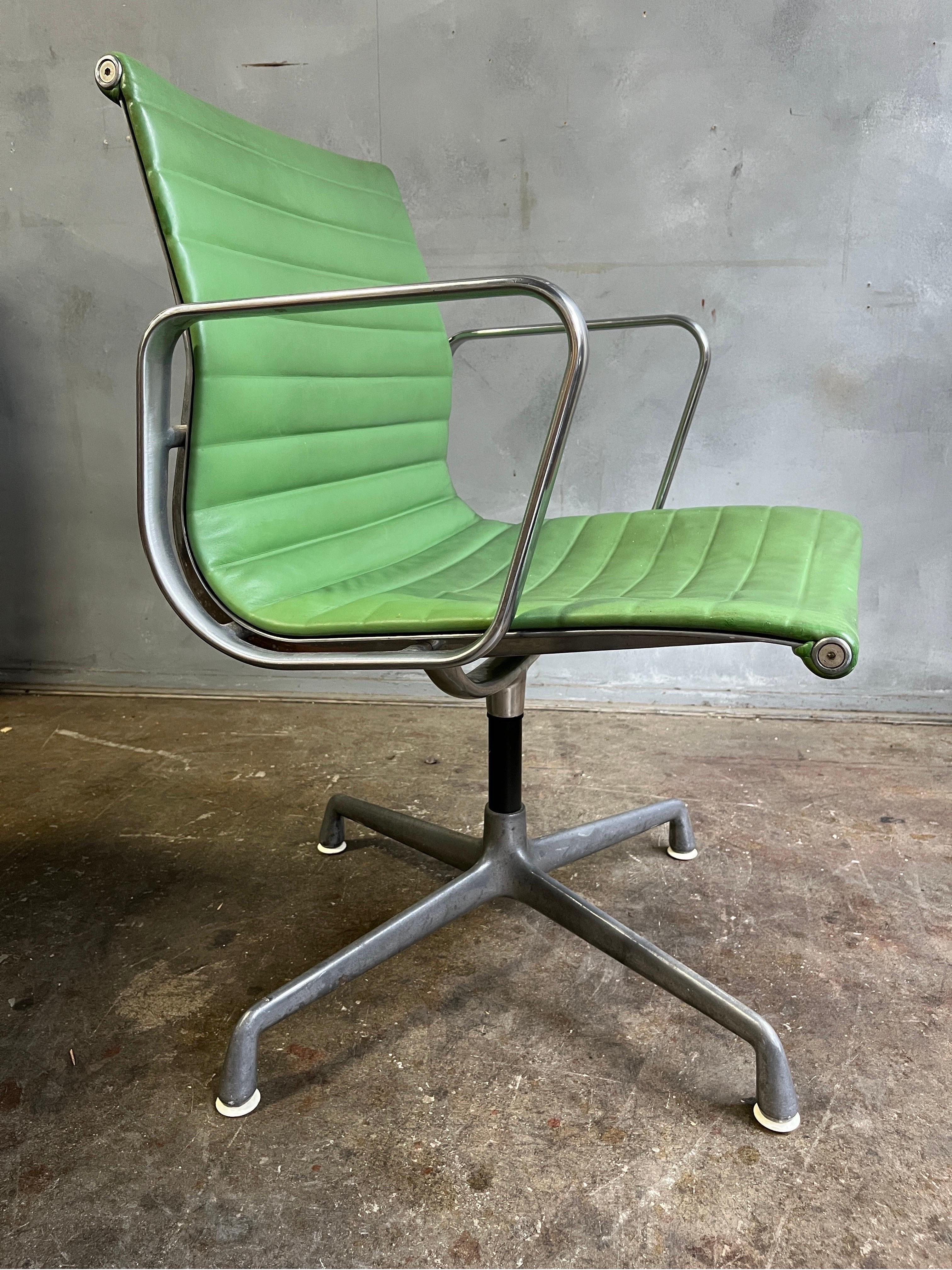 20th Century Midcentury Eames Aluminum Group Side Chair for Herman Miller in Green Leather