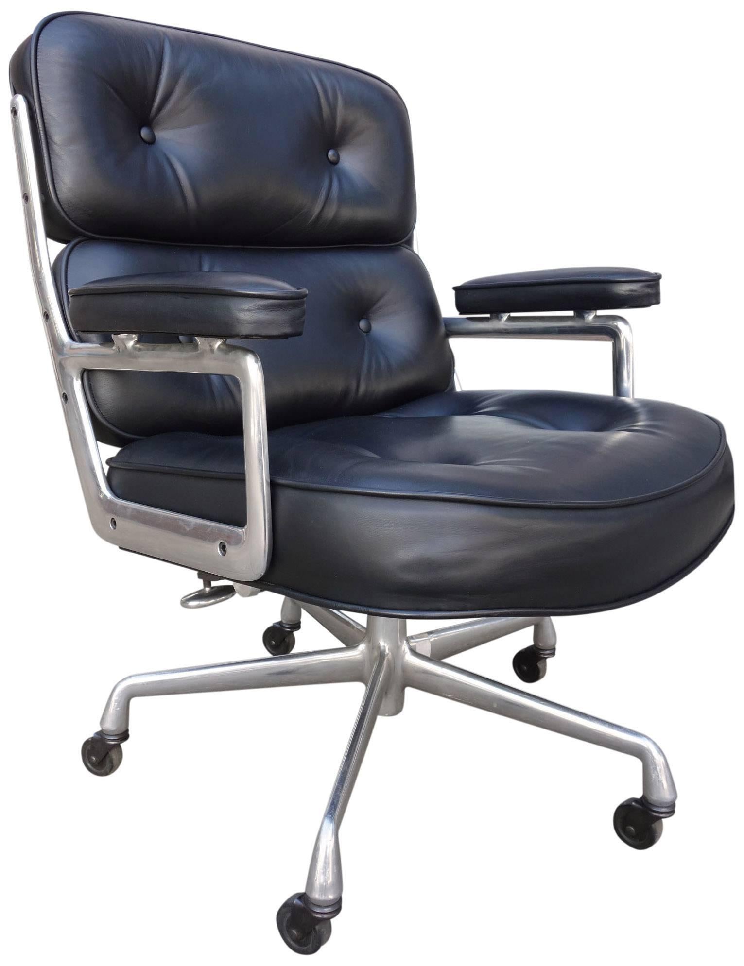 Mid-Century Modern Midcentury Eames Executive Chair for Herman Miller Time-Life